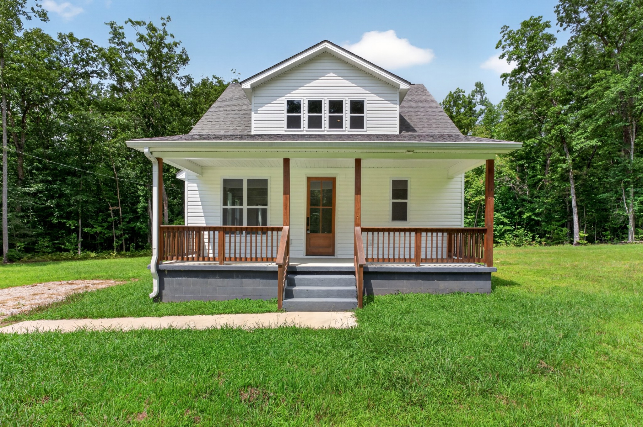 1023 W Laurel Way Property Photo 1