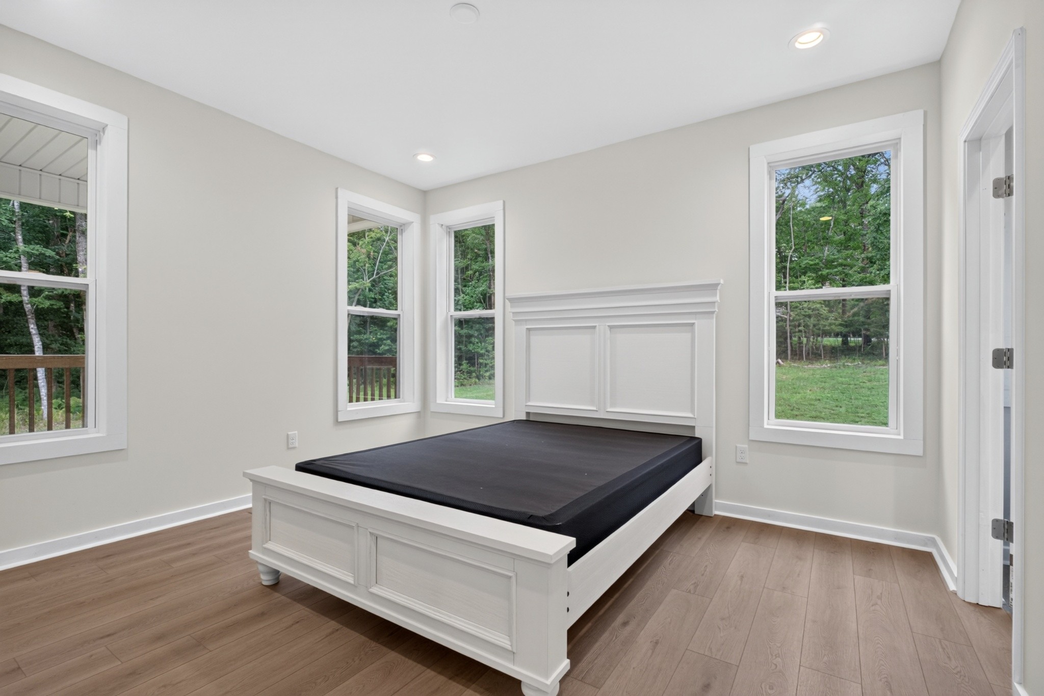 1023 W Laurel Way Property Photo 6