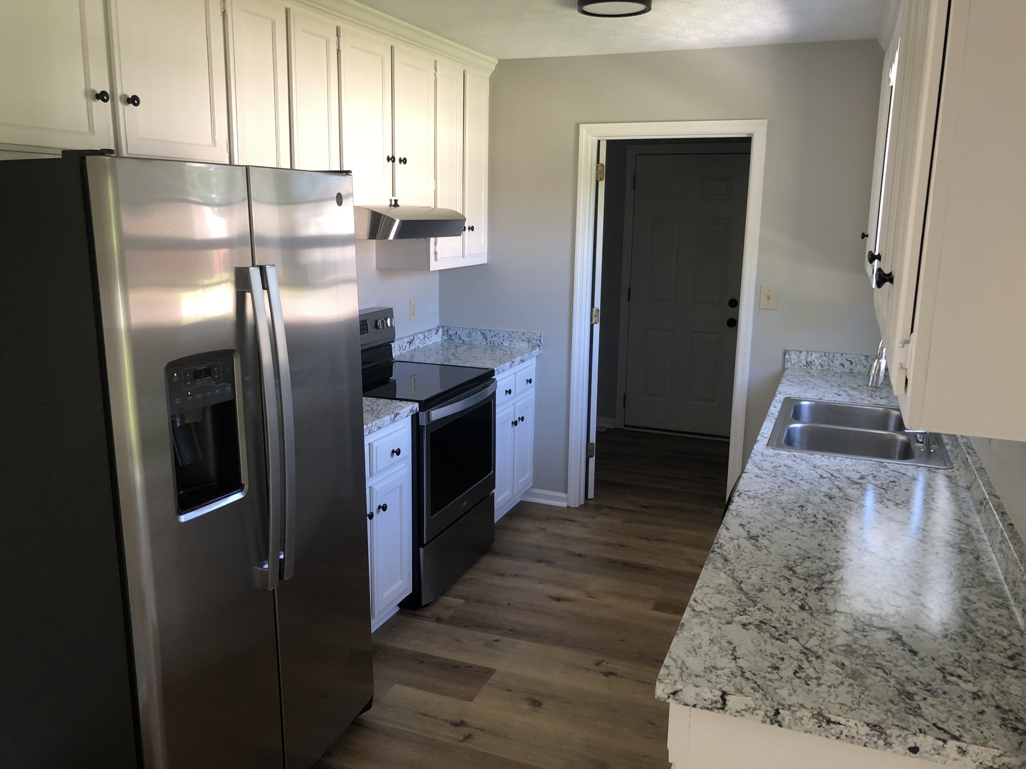 524 Autumndale Dr Property Photo 3