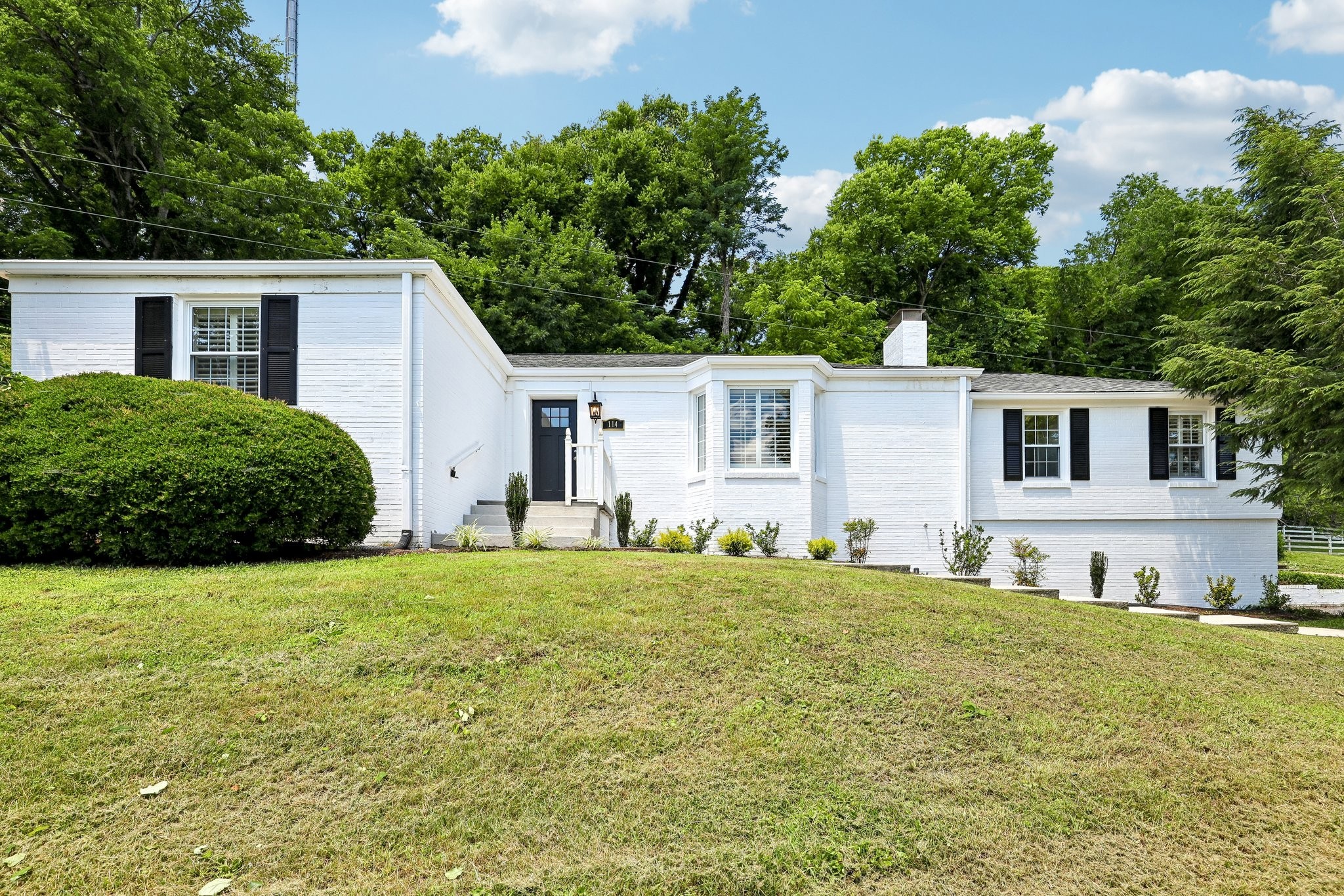 114 Fairview Dr