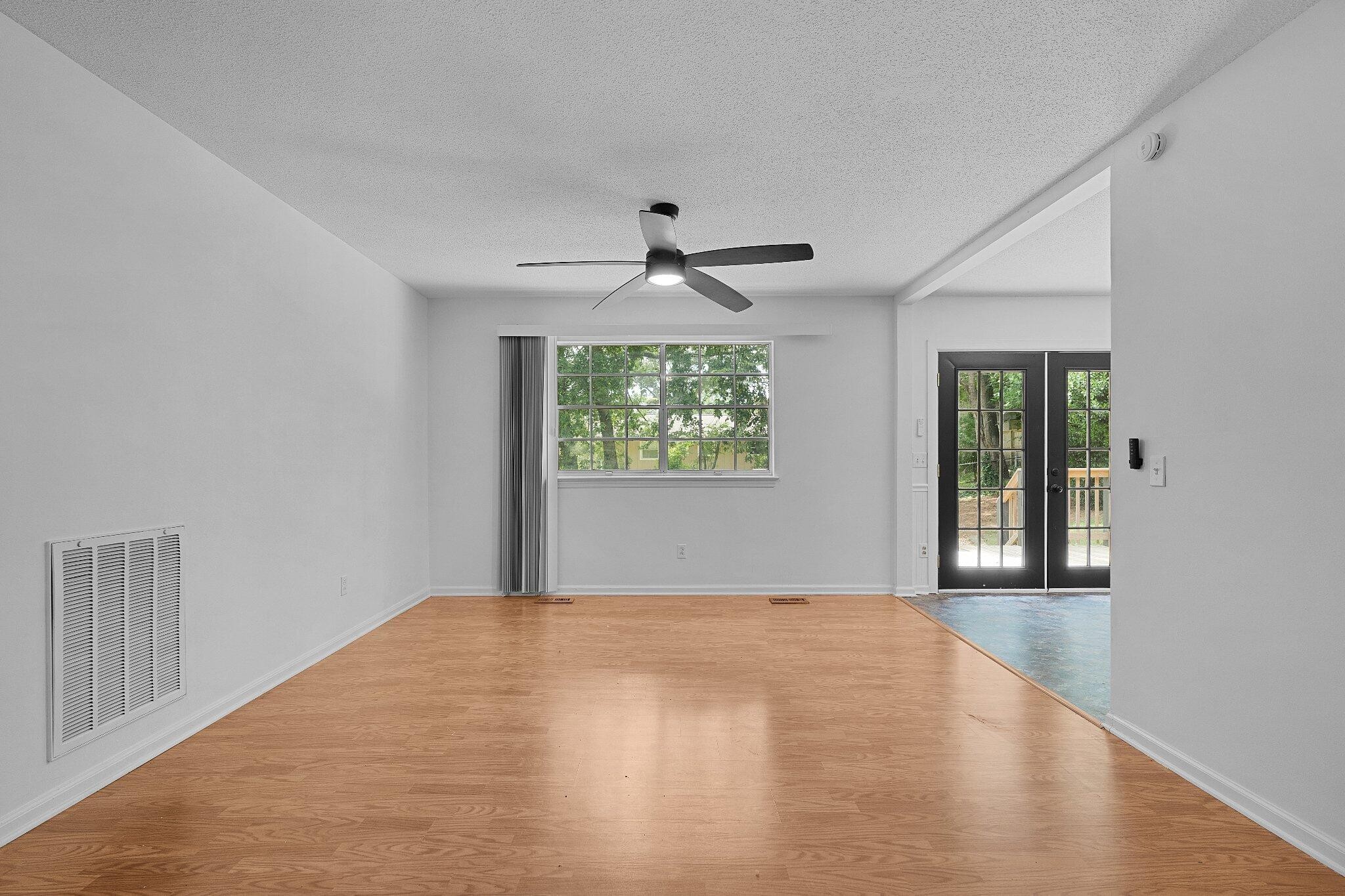 922 Wesley Drive Property Photo 11