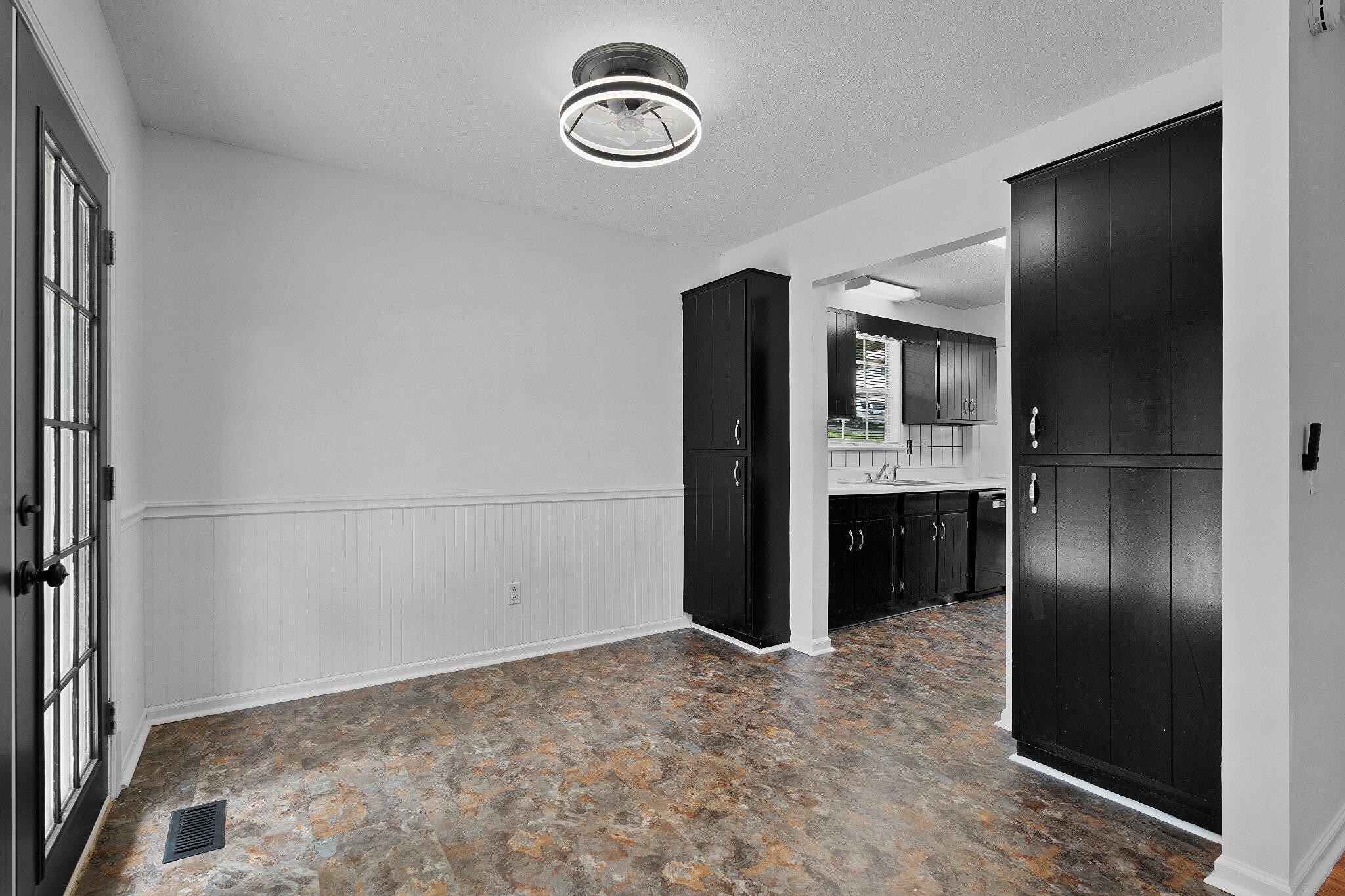 922 Wesley Drive Property Photo 14