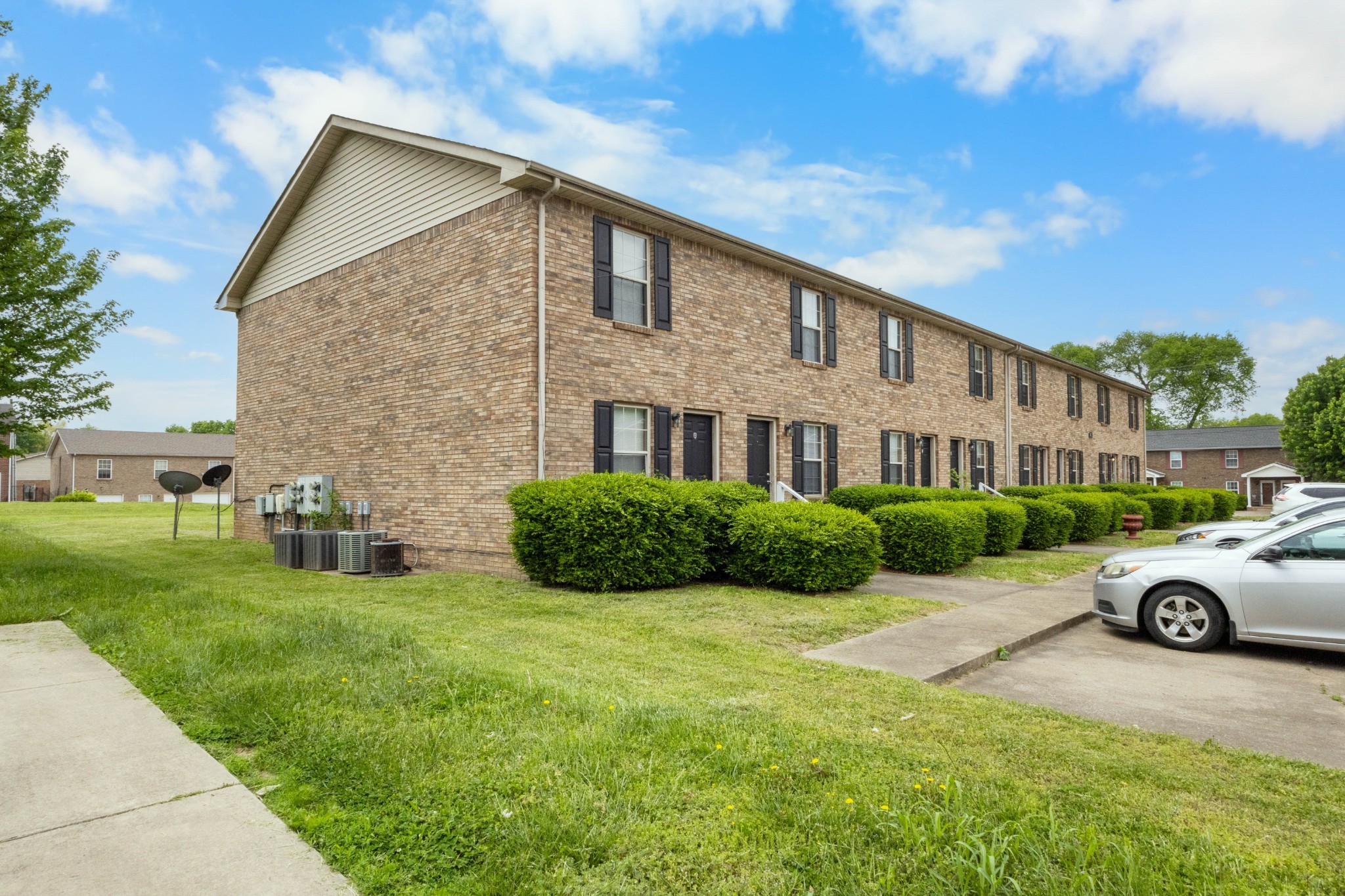 2450 Caroline Dr