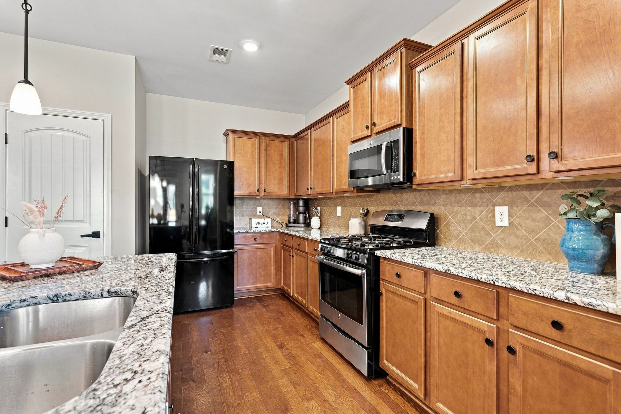 3022 Alan Dr Property Photo 12