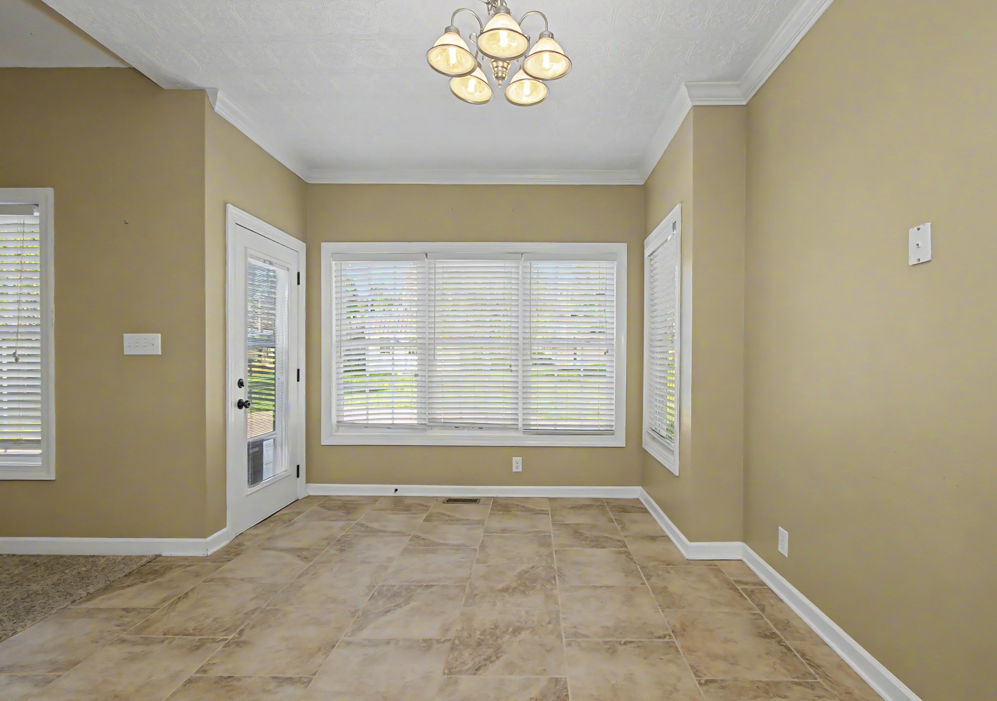 3543 Overridge Circle Property Photo 26