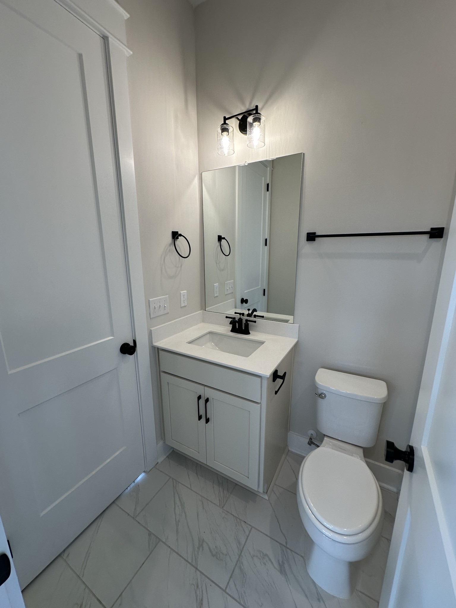2906 Chetco Way Property Photo 10