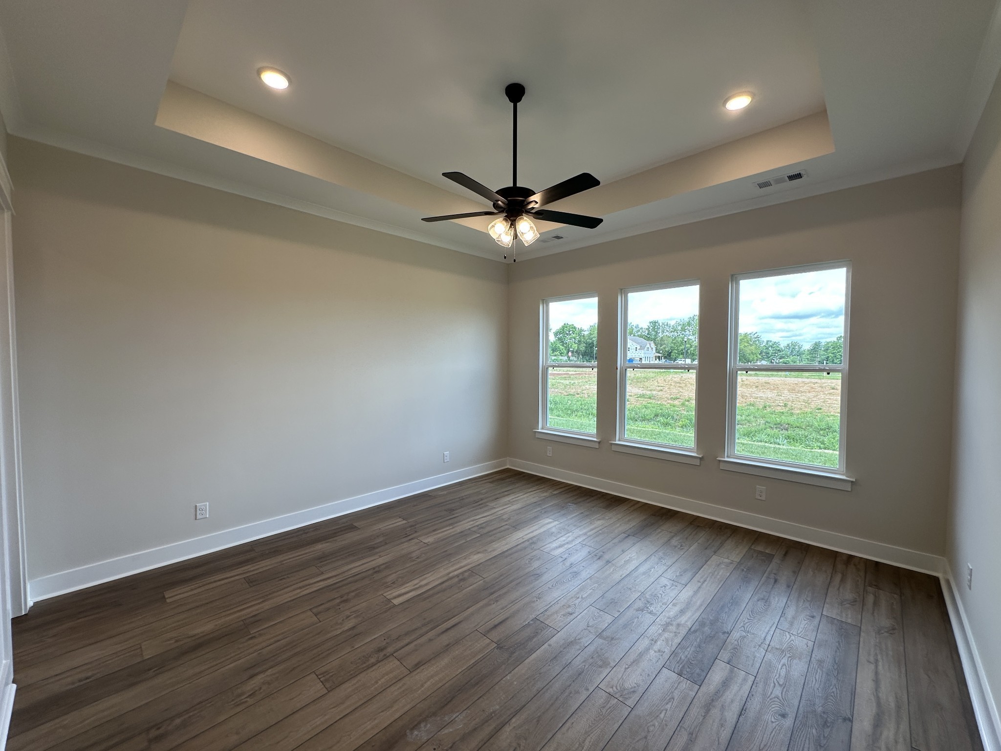 2906 Chetco Way Property Photo 27