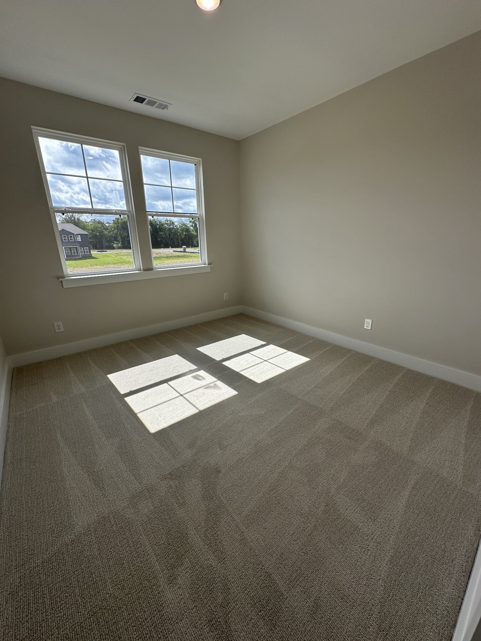 2906 Chetco Way Property Photo 40