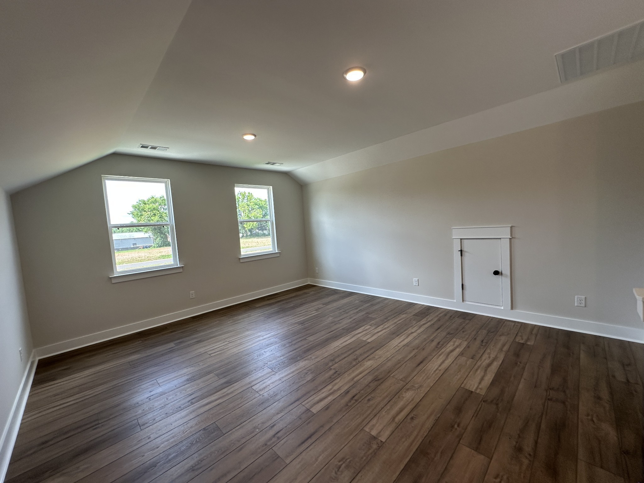 2906 Chetco Way Property Photo 46