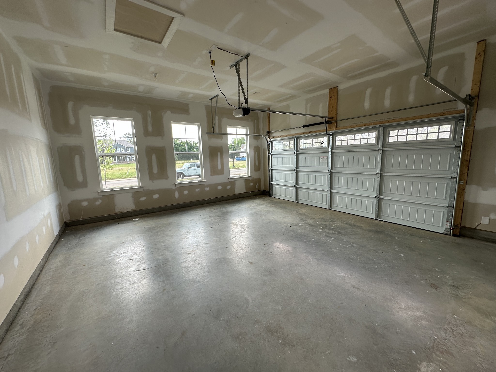 2906 Chetco Way Property Photo 49