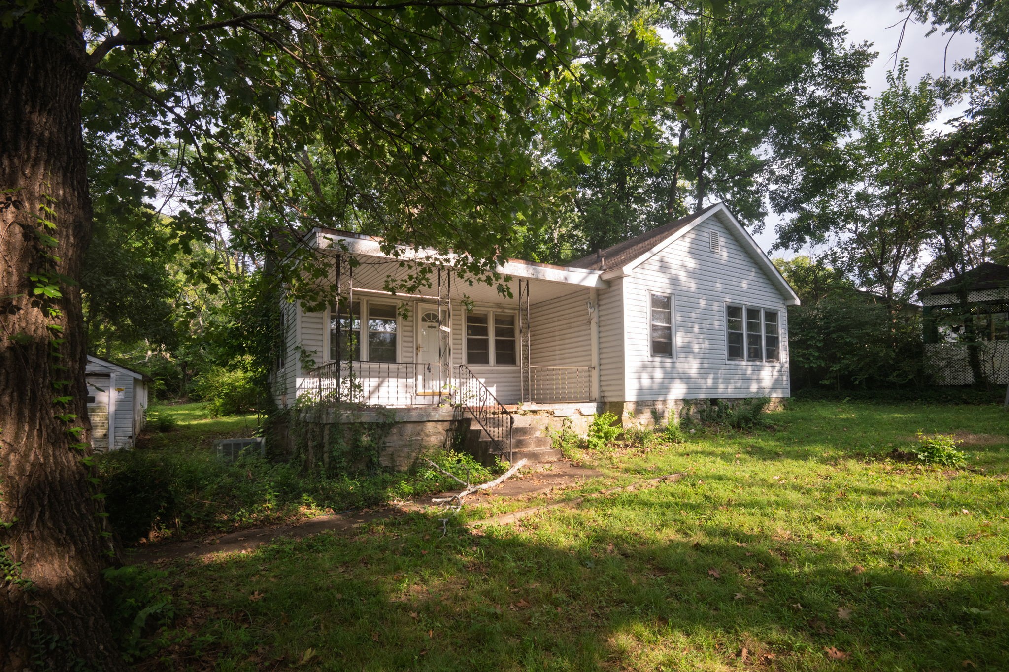 143 Hillcrest Dr Property Photo 1