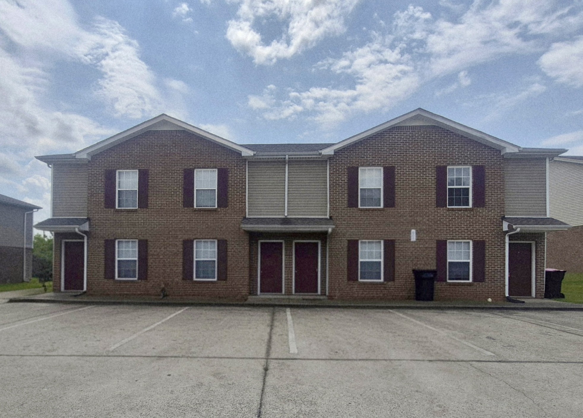 812 Oak Arbor Ct Property Photo 1