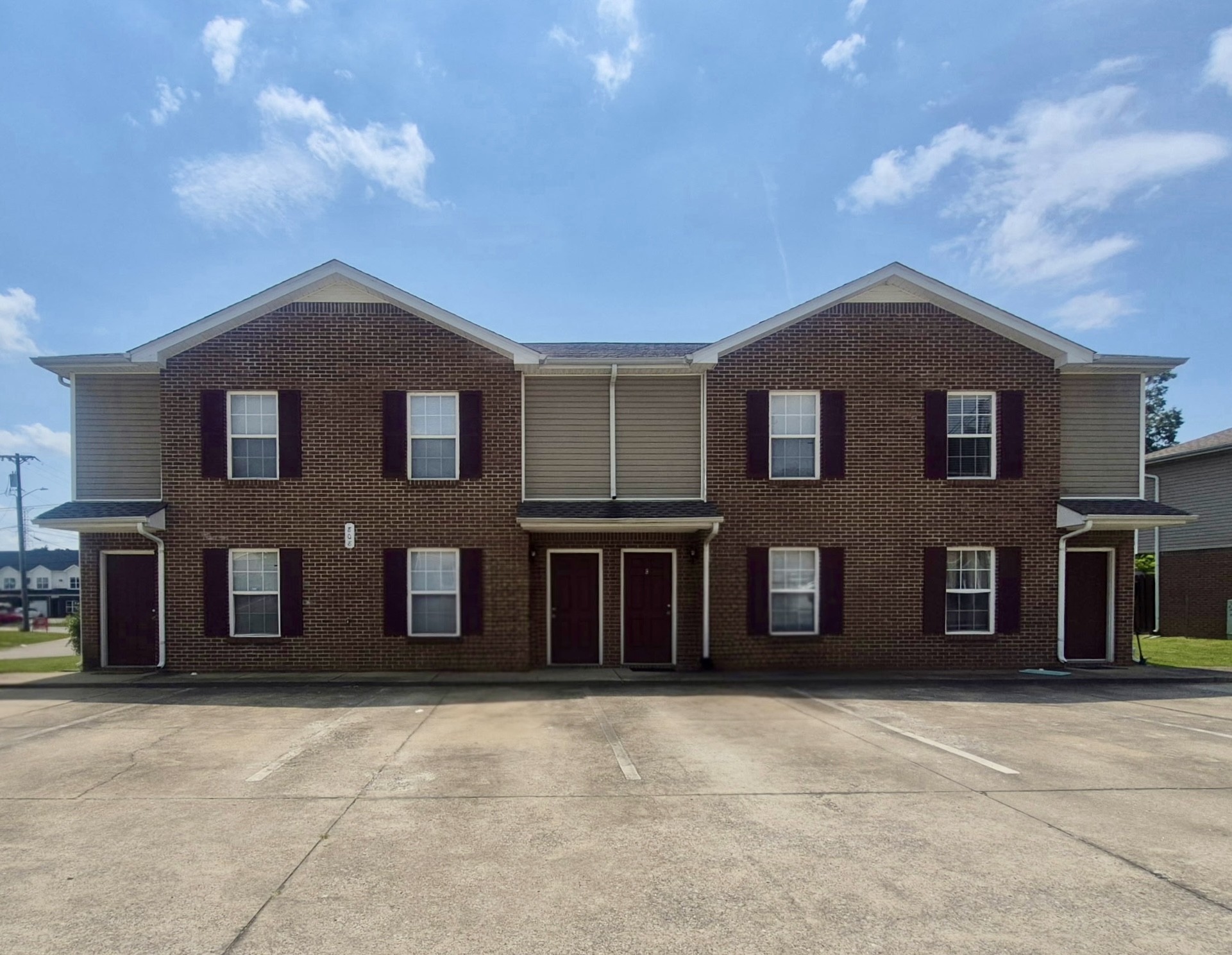 808 Oak Arbor Ct Property Photo 1