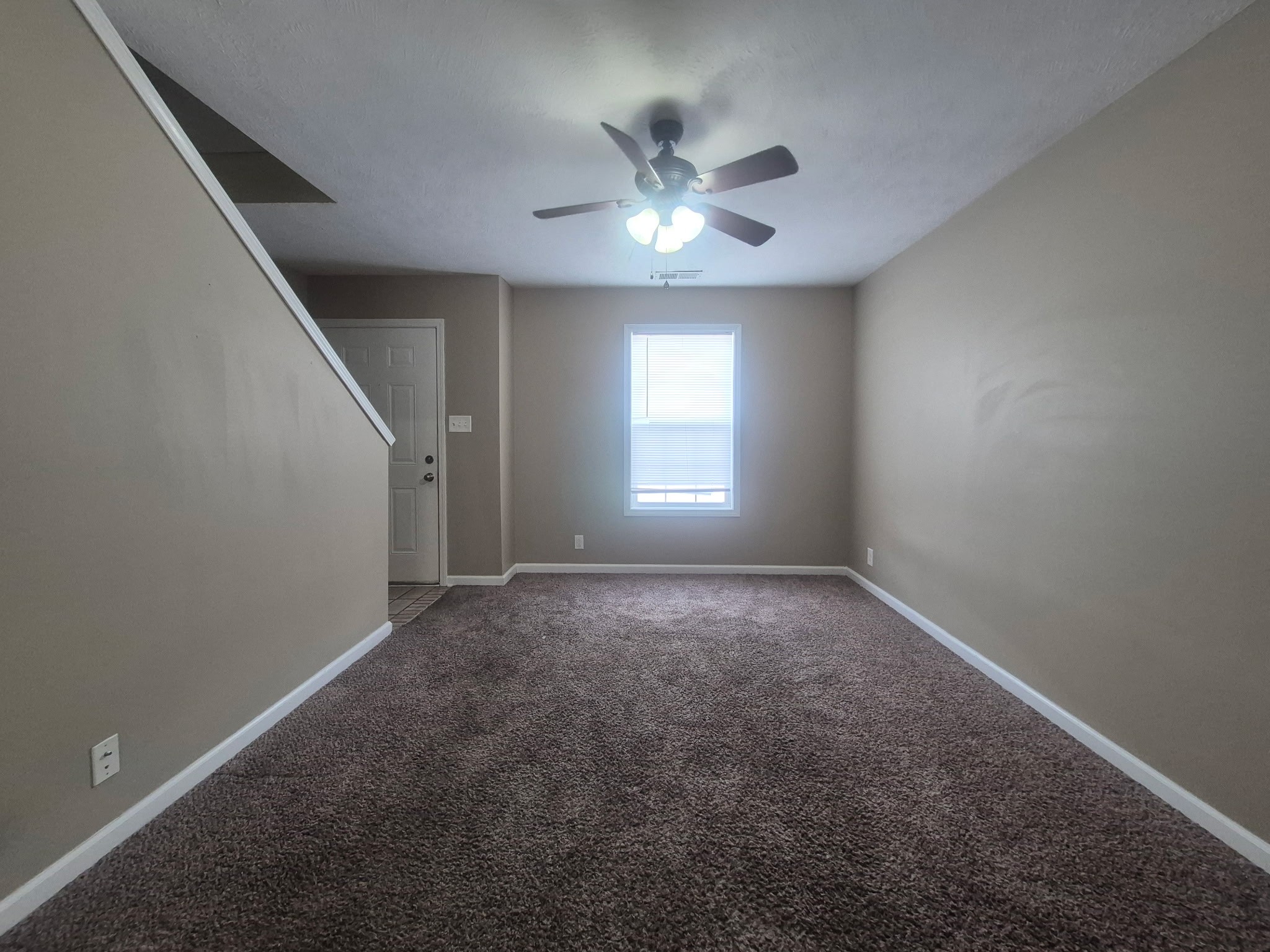 808 Oak Arbor Ct Property Photo 2