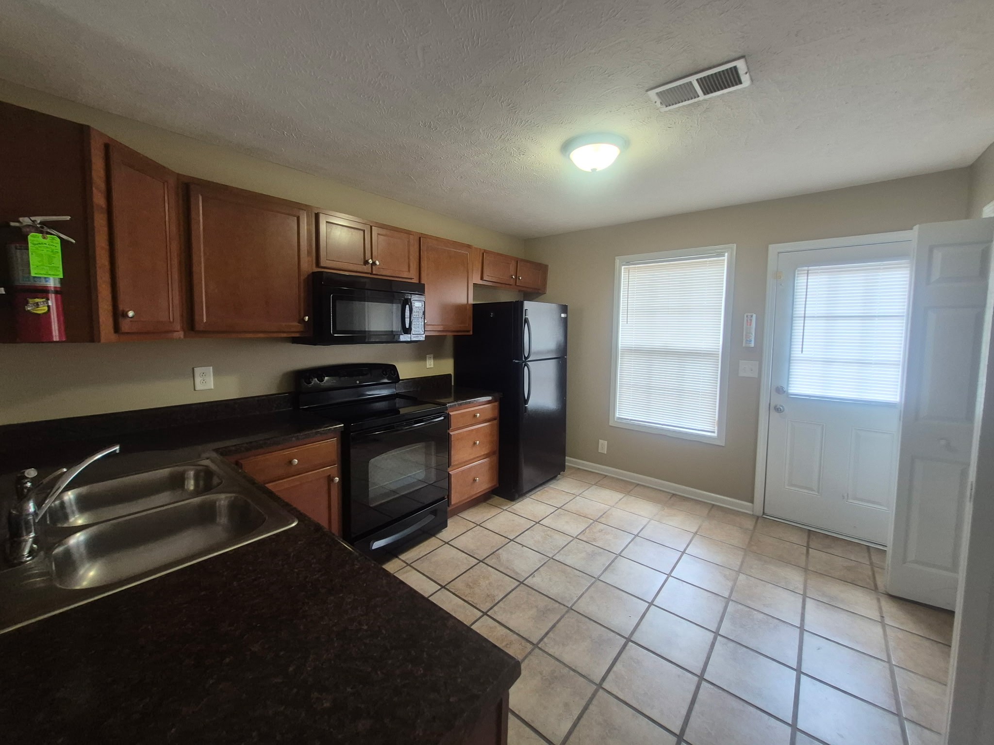 808 Oak Arbor Ct Property Photo 4