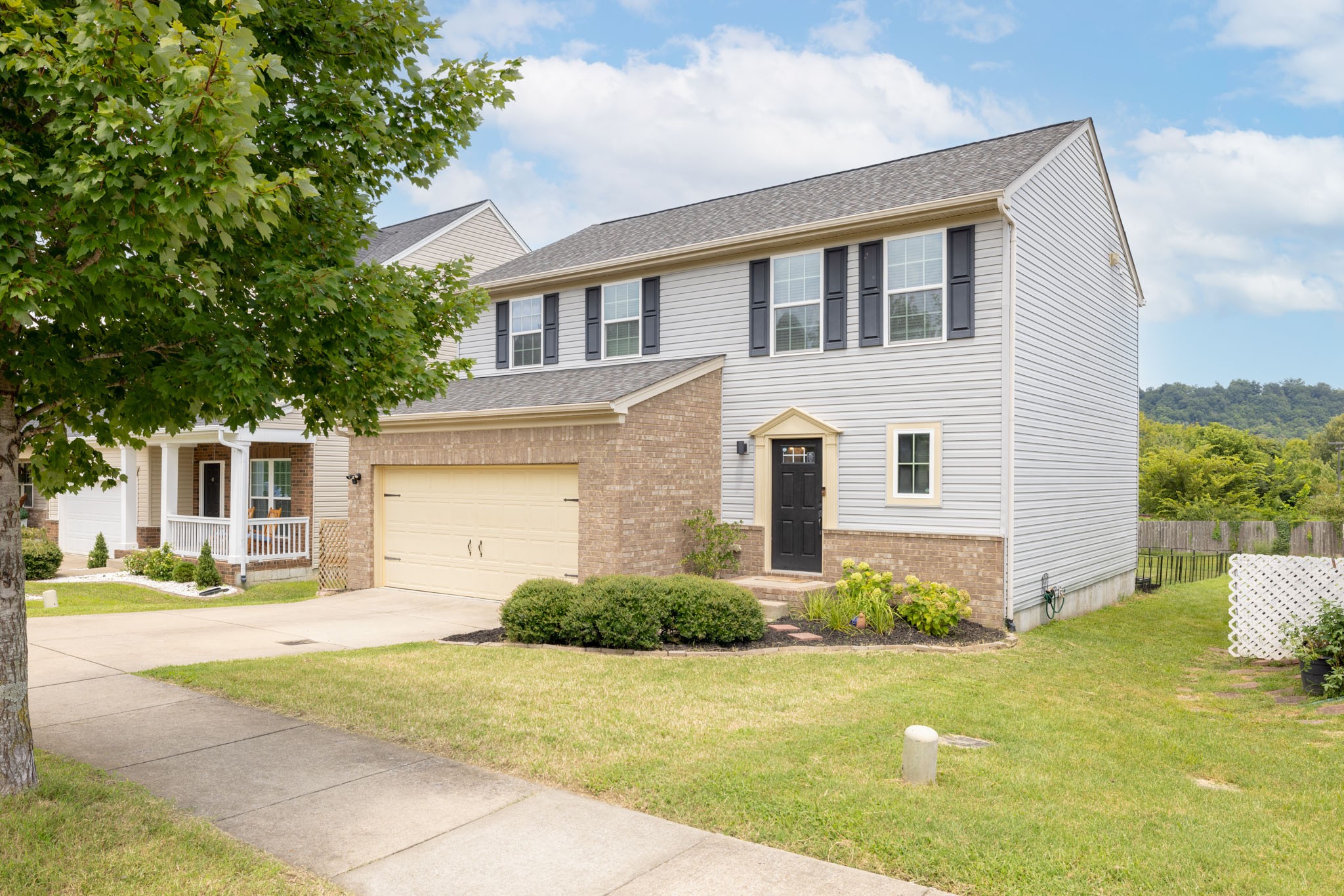 1304 Scarcroft Ln Property Photo 3