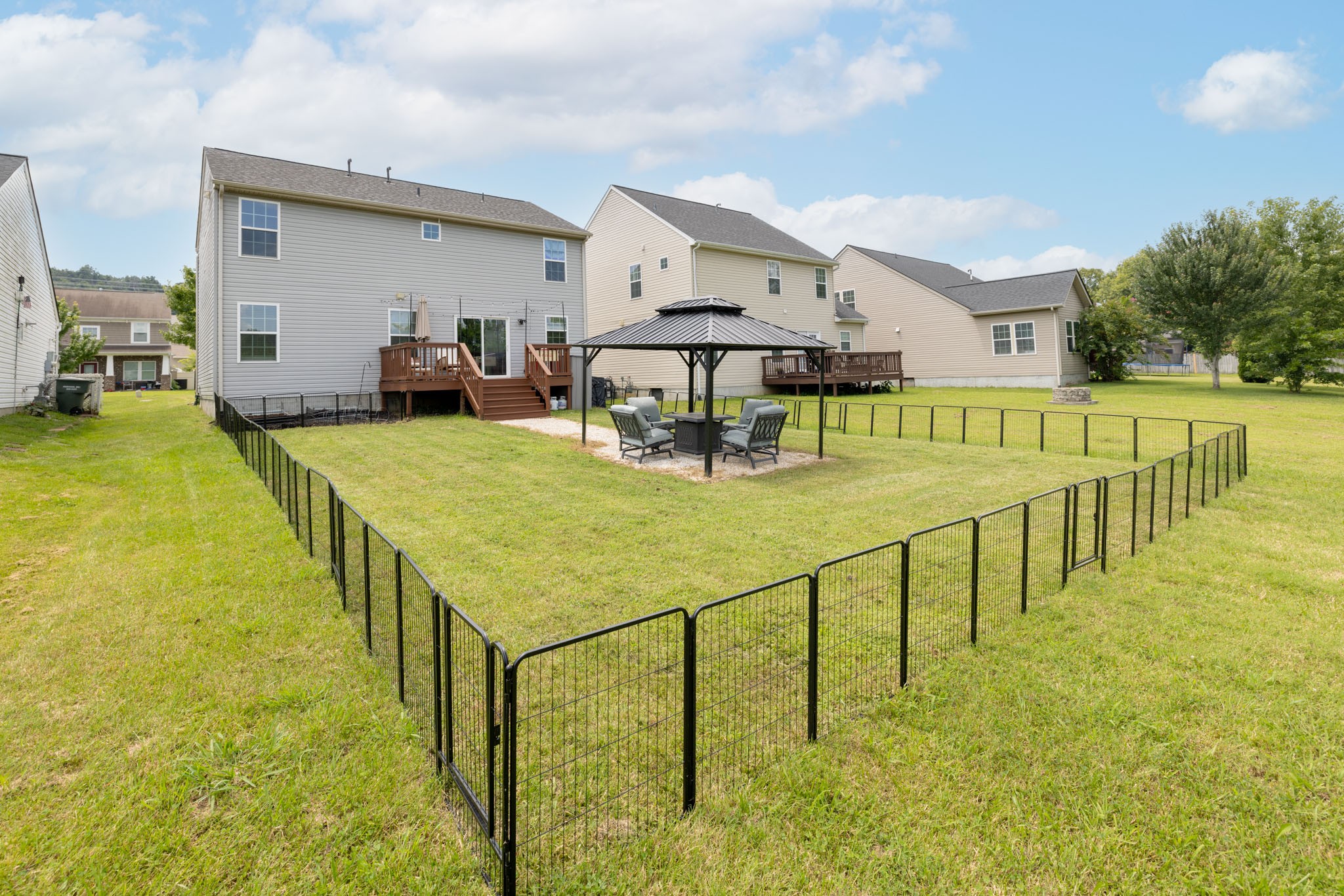 1304 Scarcroft Ln Property Photo 8