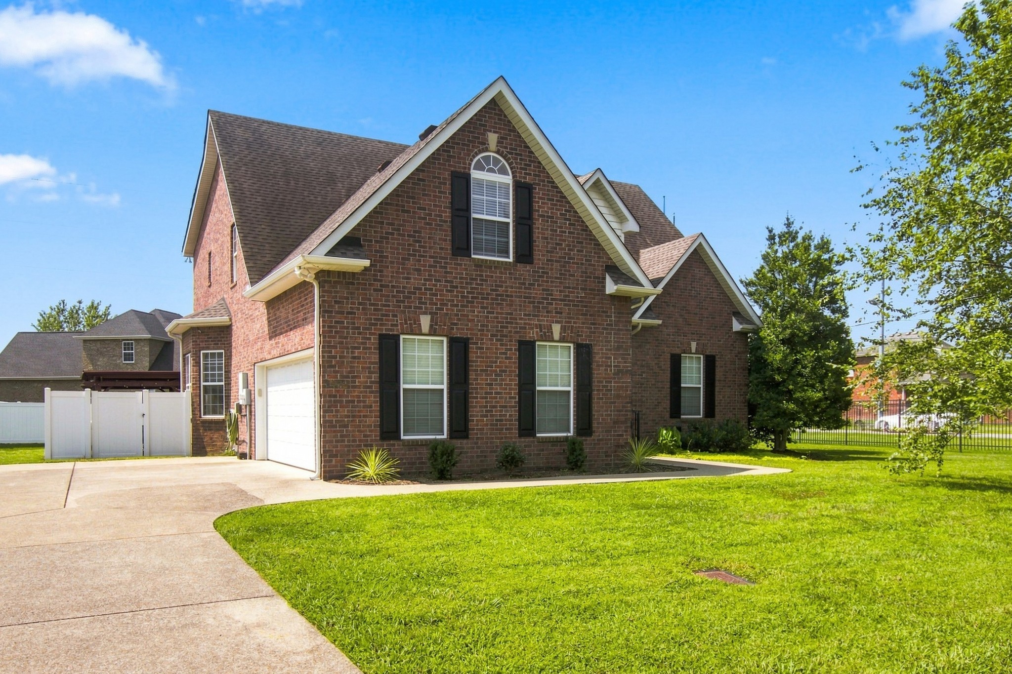 3433 Genoa Dr Property Photo 4