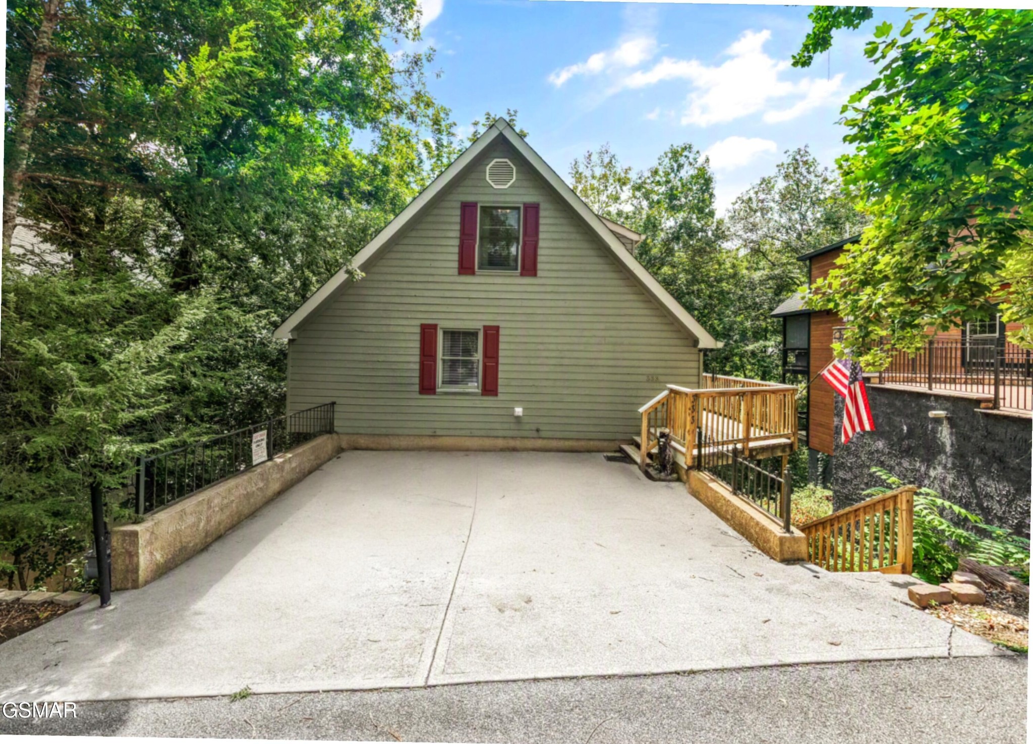 333 Woodridge Way Property Photo 4