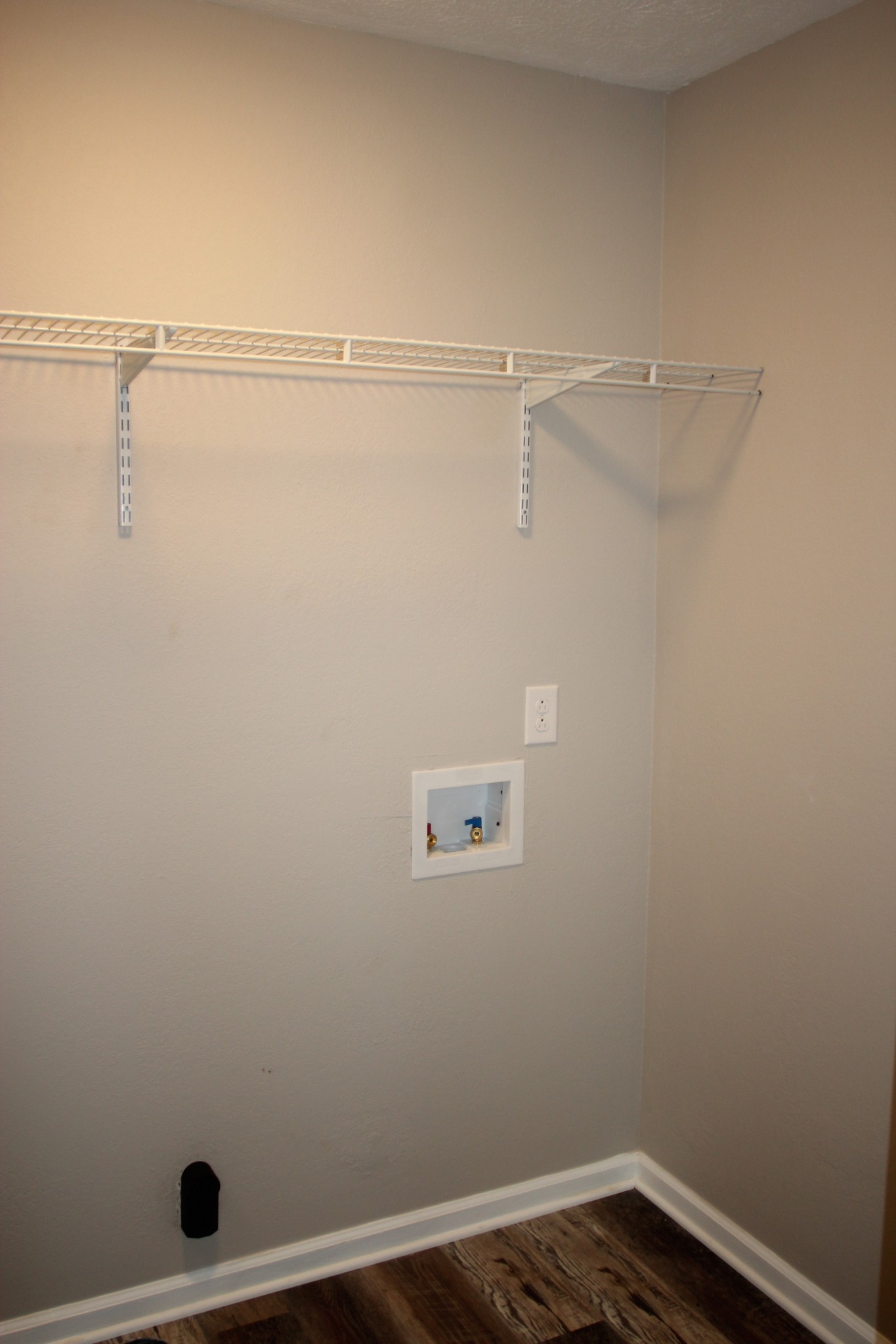 111 Winding Way Property Photo 7