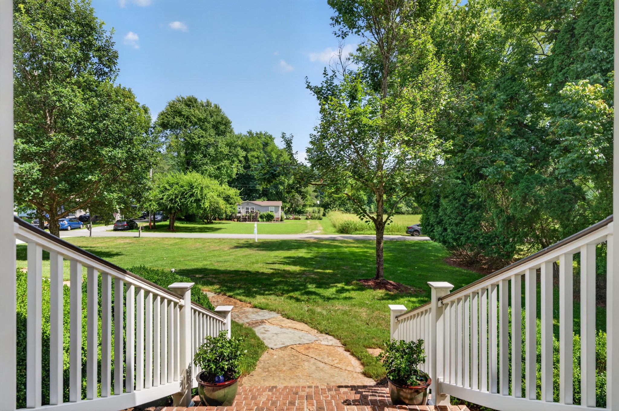 186 Lakeview Cove Drive Property Photo 5