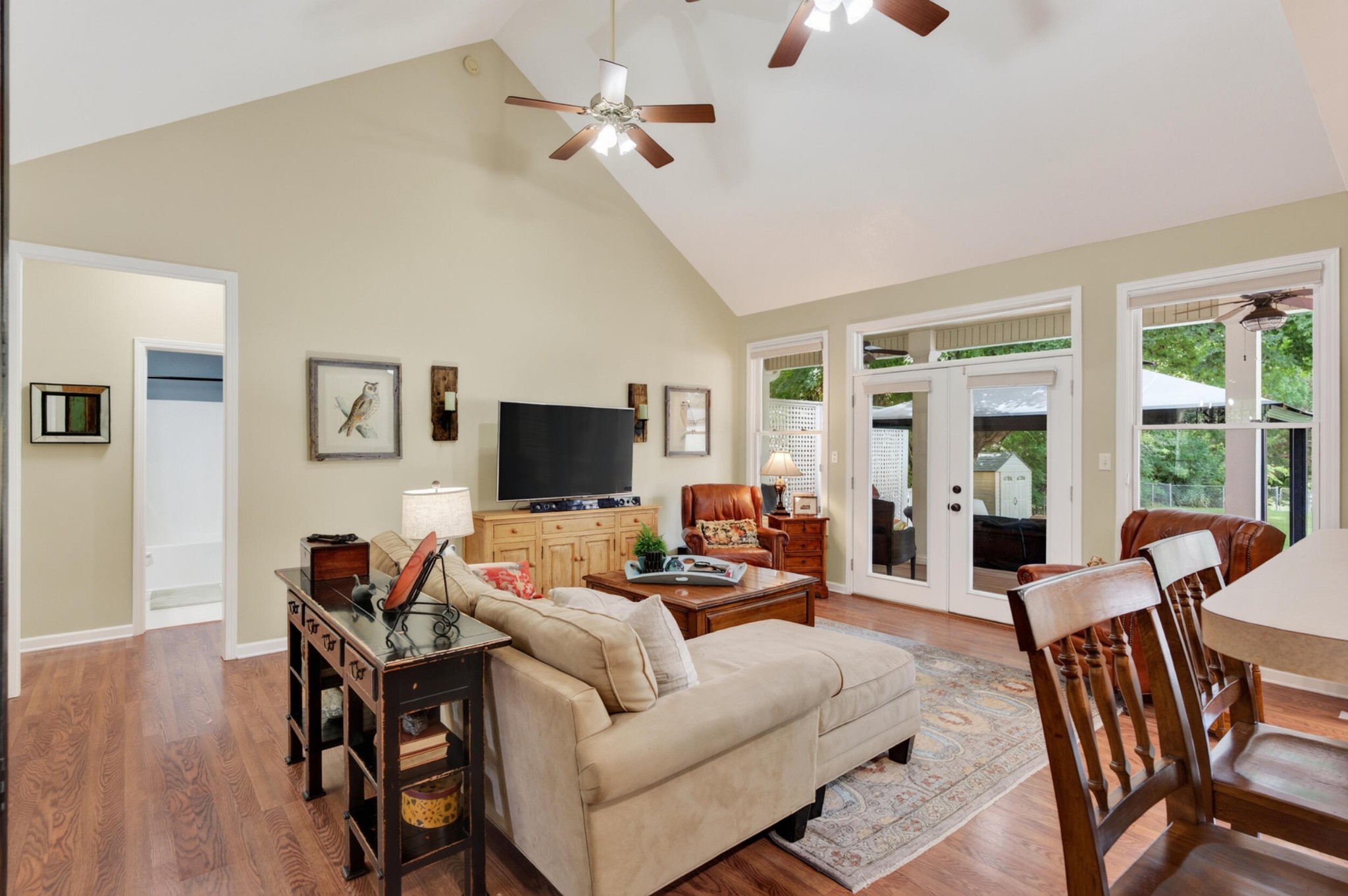 186 Lakeview Cove Drive Property Photo 16