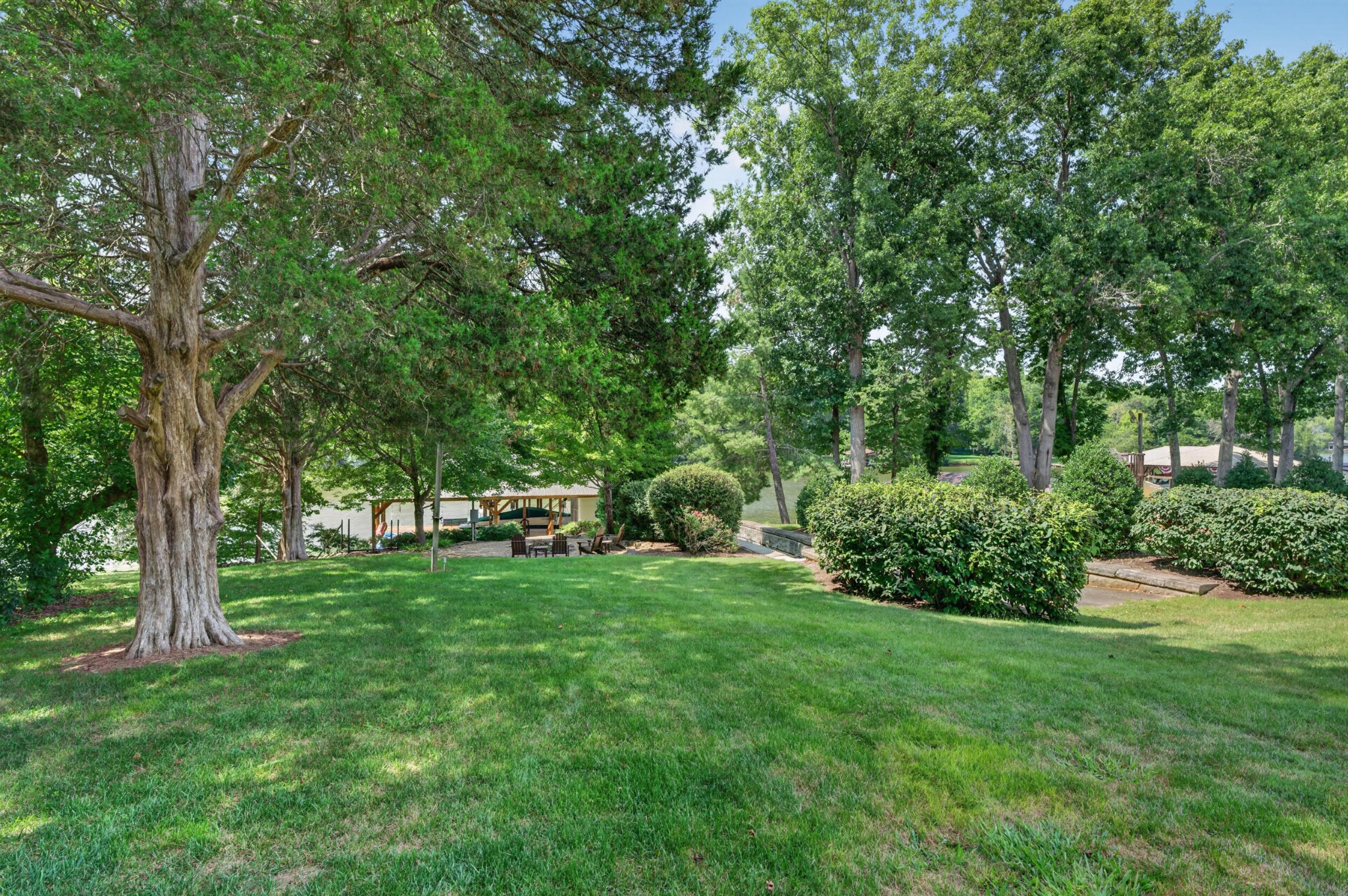 186 Lakeview Cove Drive Property Photo 43