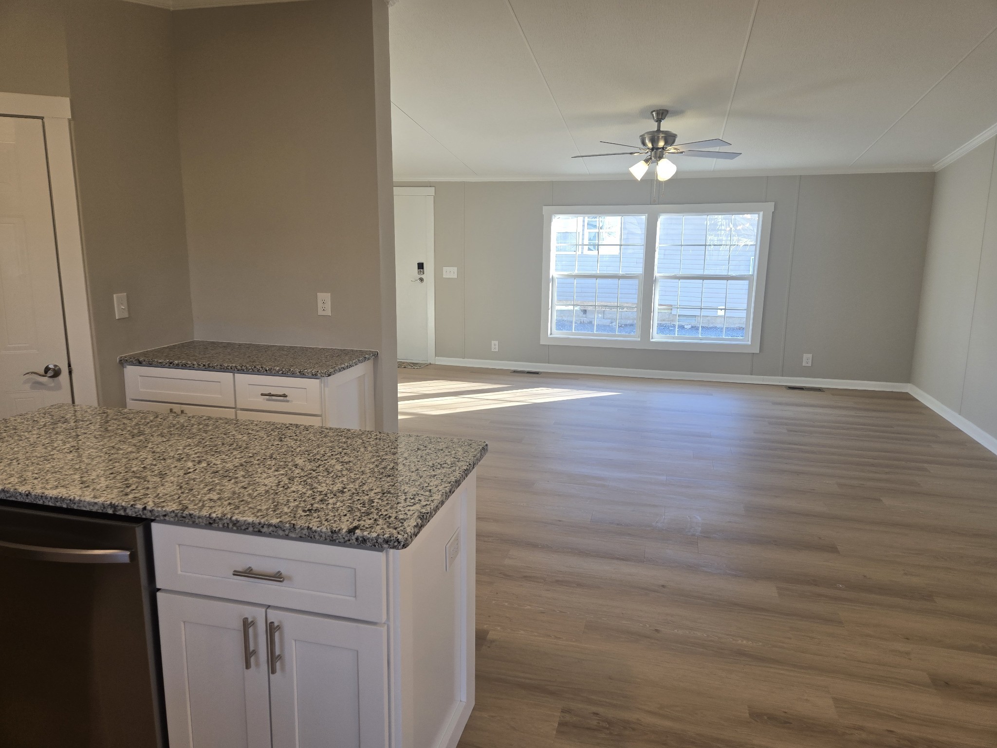 227 E Park Ave Property Photo 6