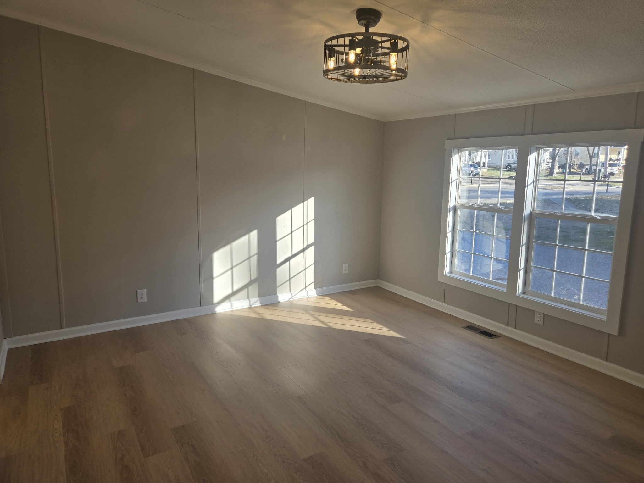 227 E Park Ave Property Photo 11