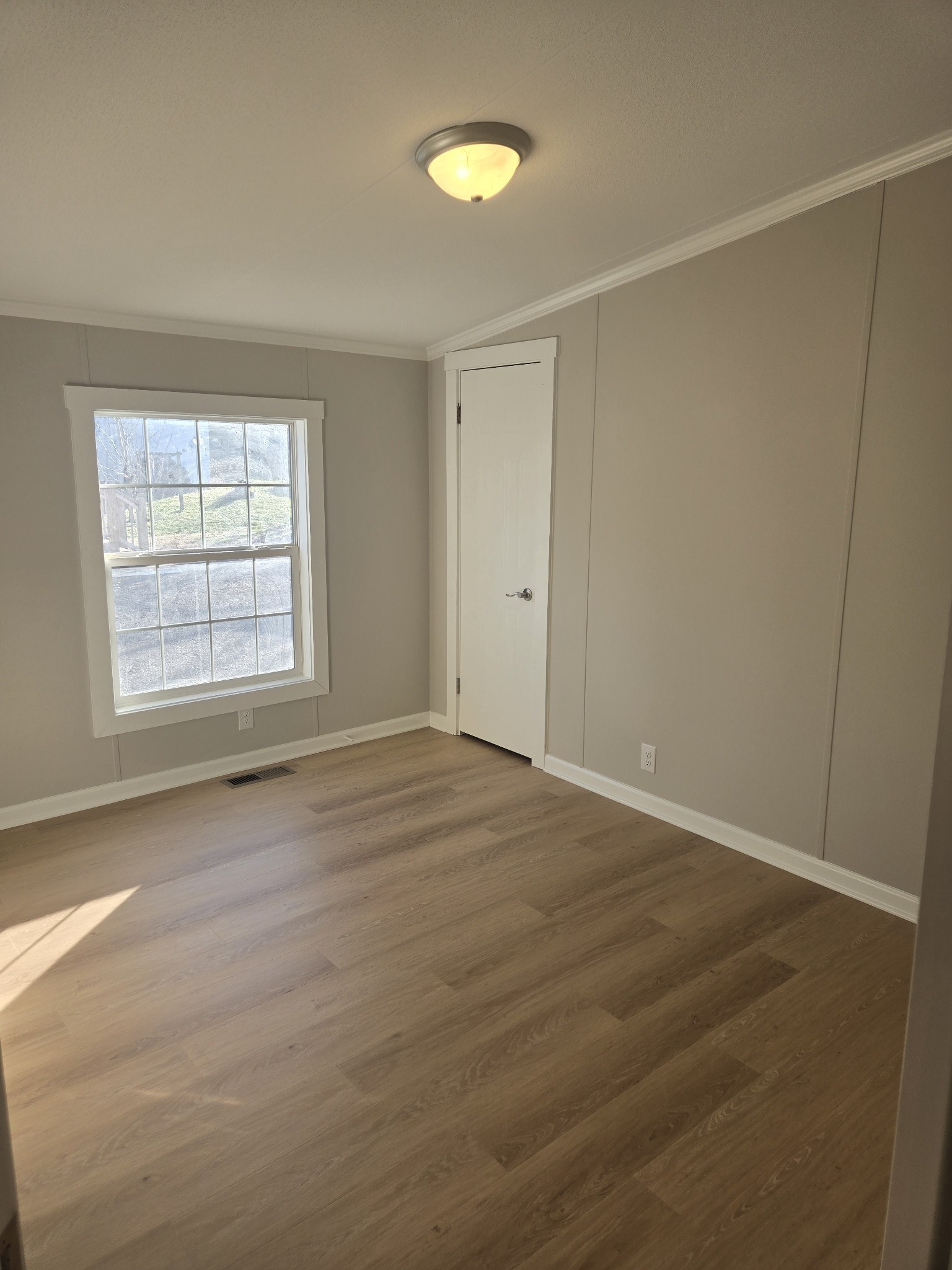 227 E Park Ave Property Photo 16