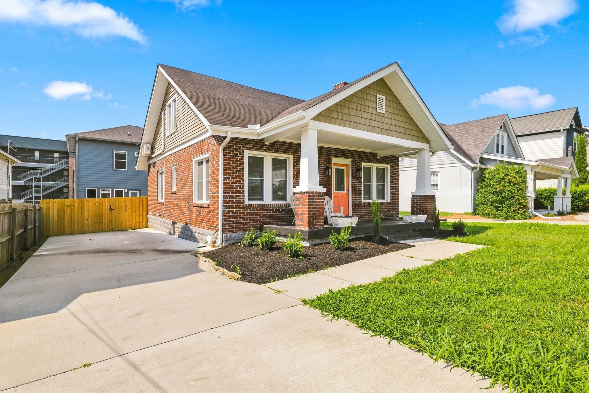 1072a Zophi St Property Photo 3