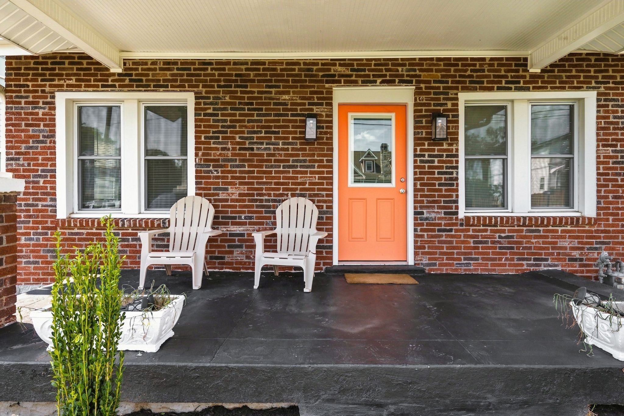 1072a Zophi St Property Photo 4