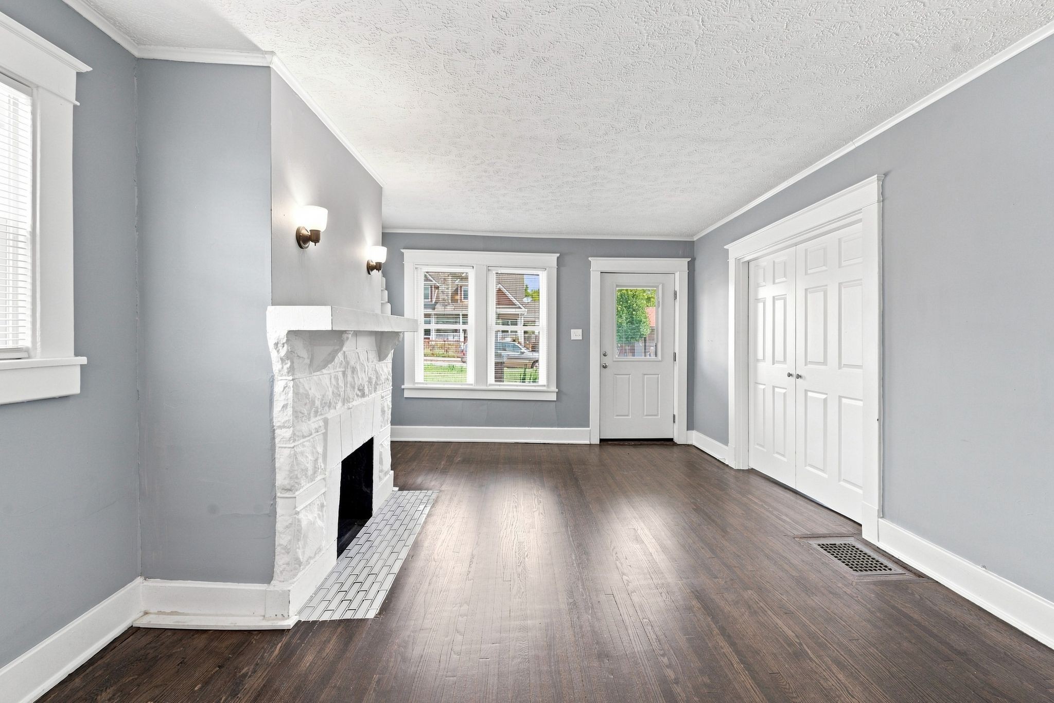 1072a Zophi St Property Photo 8
