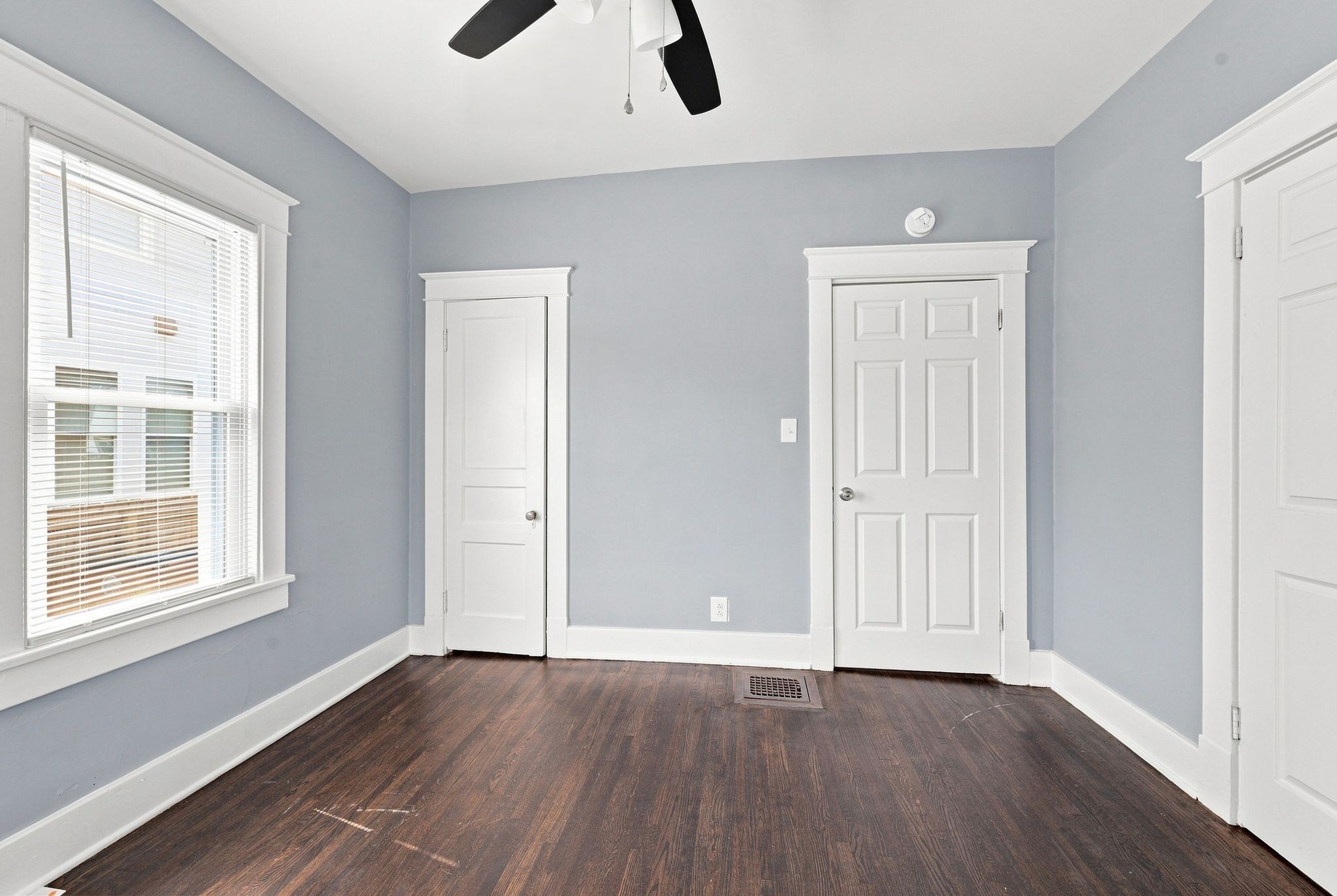 1072a Zophi St Property Photo 15
