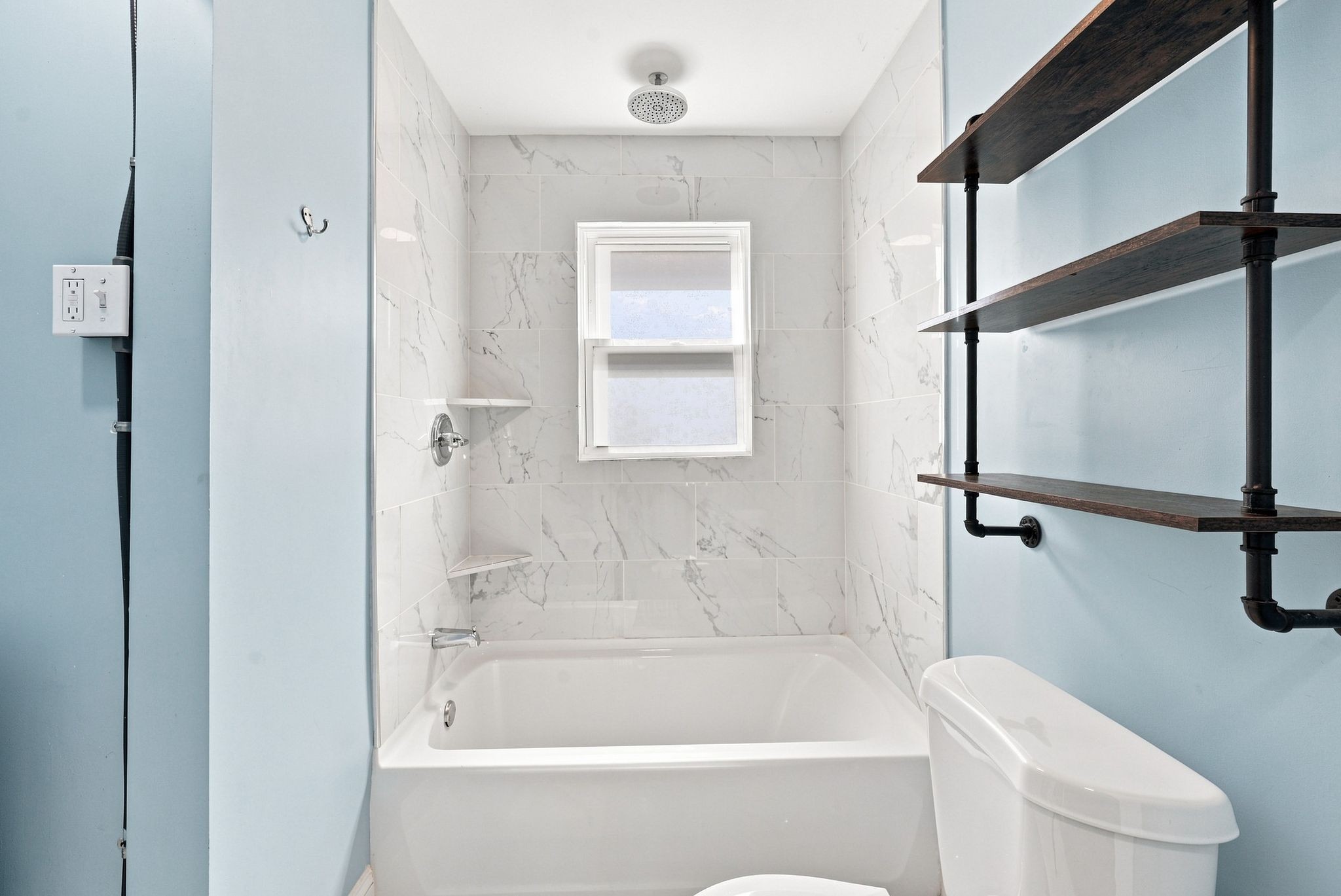 1072a Zophi St Property Photo 16
