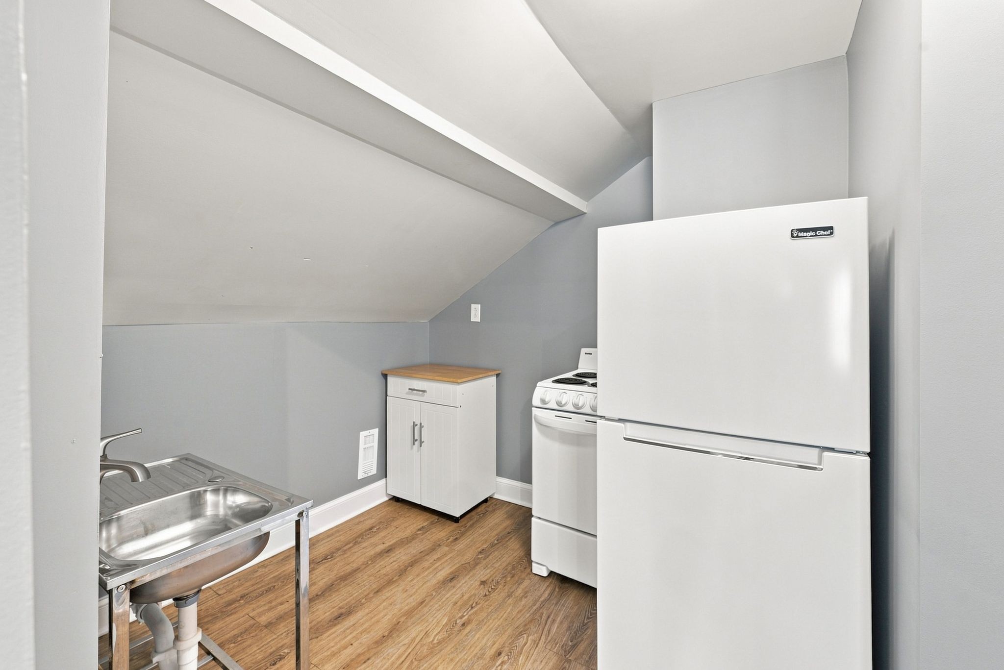 1072a Zophi St Property Photo 21