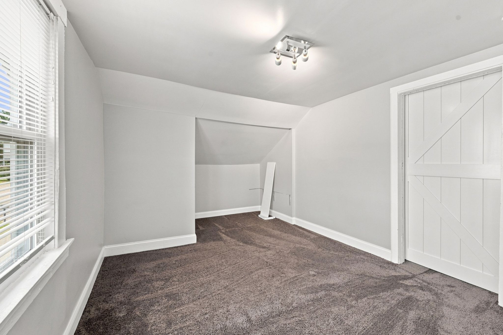 1072a Zophi St Property Photo 24