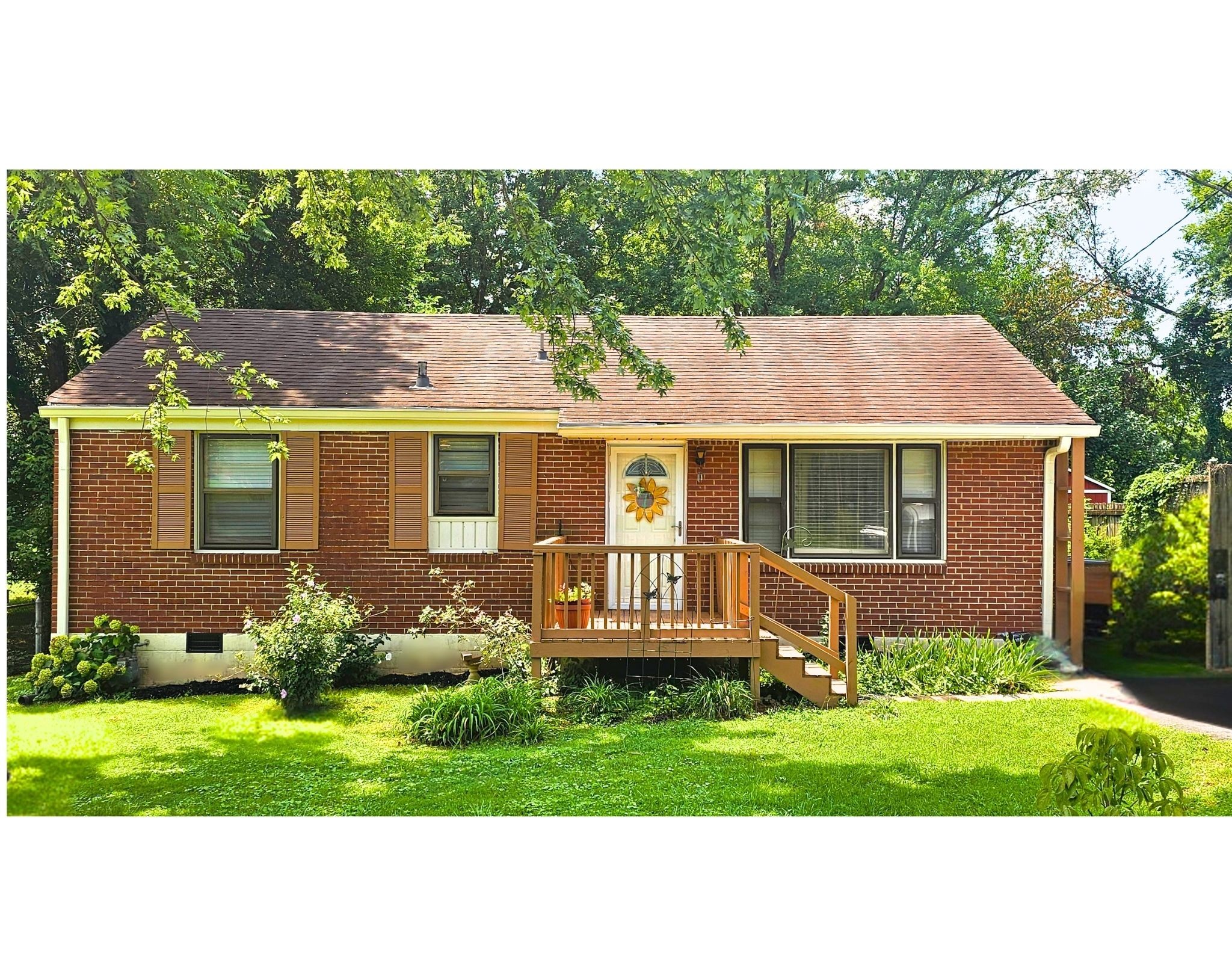 2925 Lakeland Dr Property Photo 1