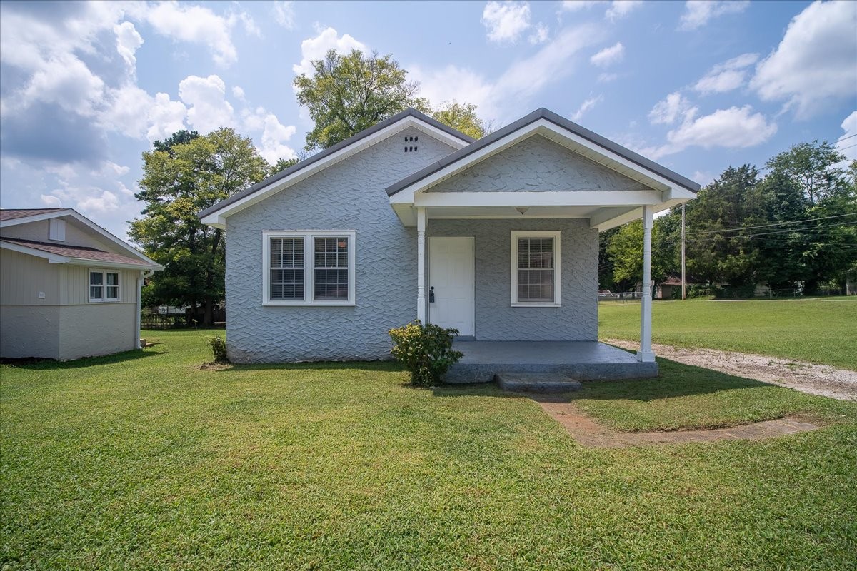204 S Spurr St Property Photo 3