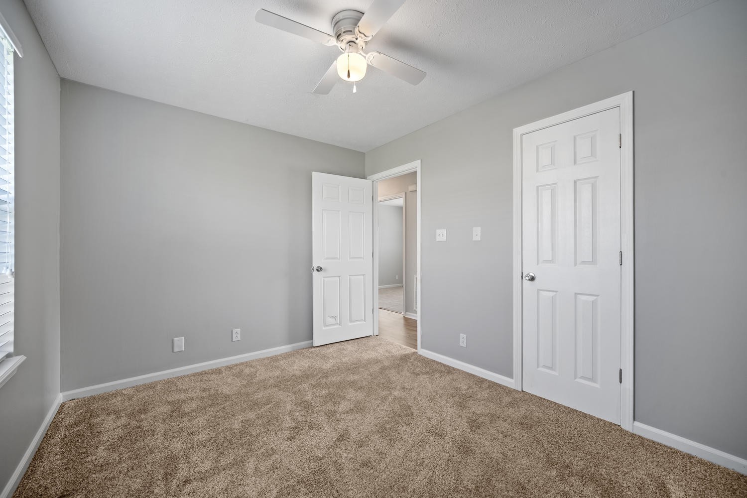 111 Grant Ave Property Photo 5