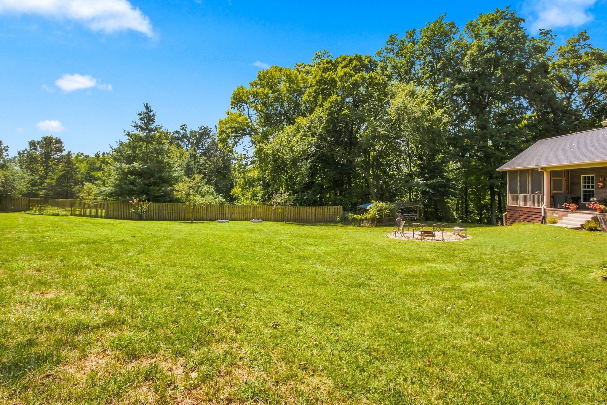125 Carr Dr Property Photo 40