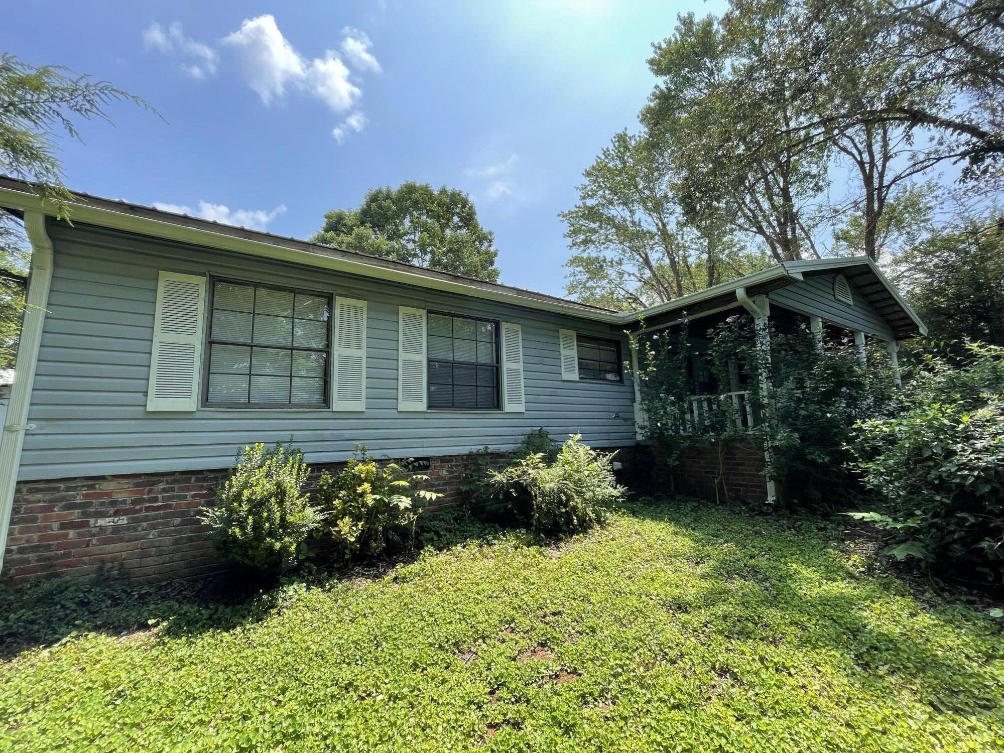 402 Long Street Property Photo 1