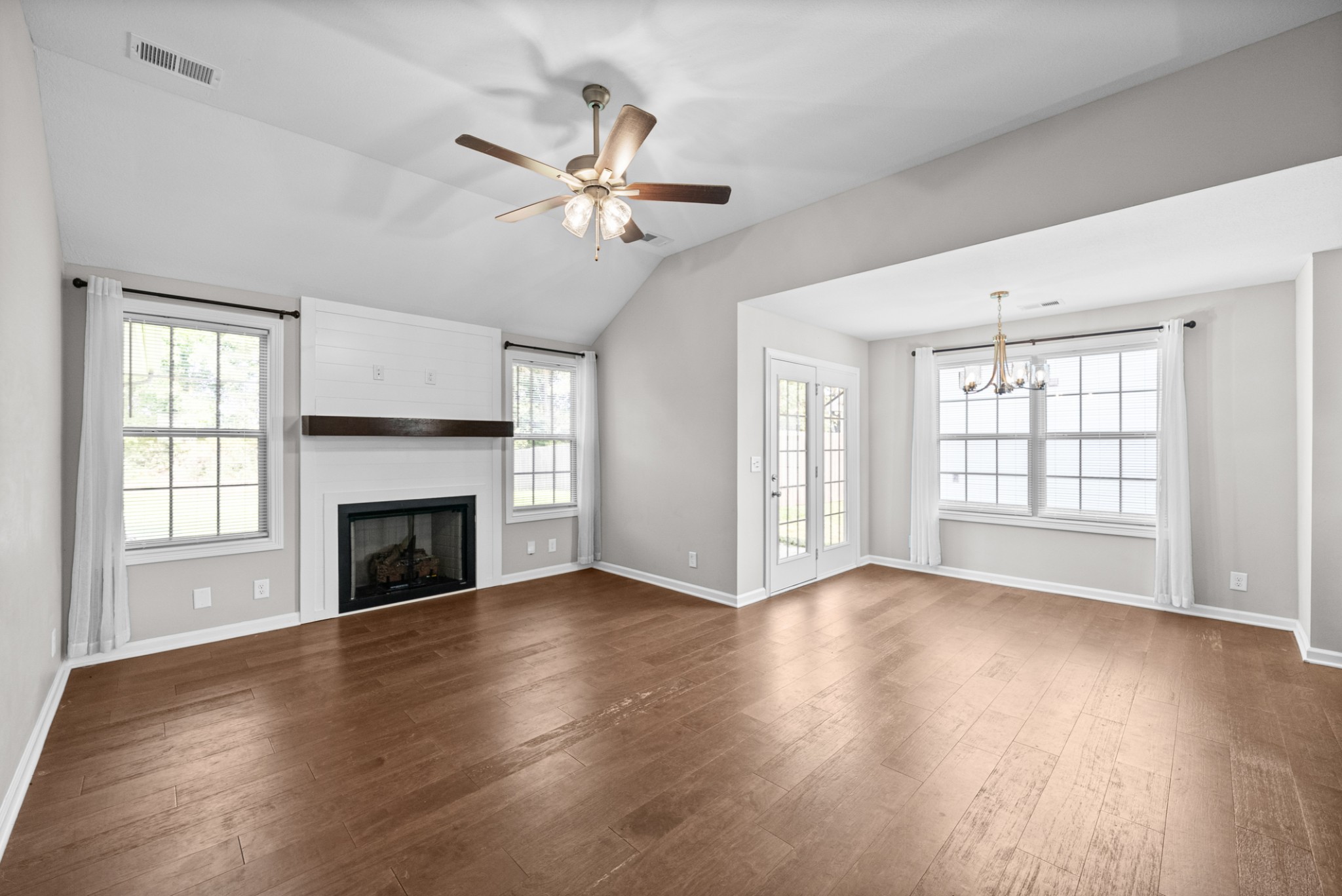 1493 Fredrick Dr Property Photo 5