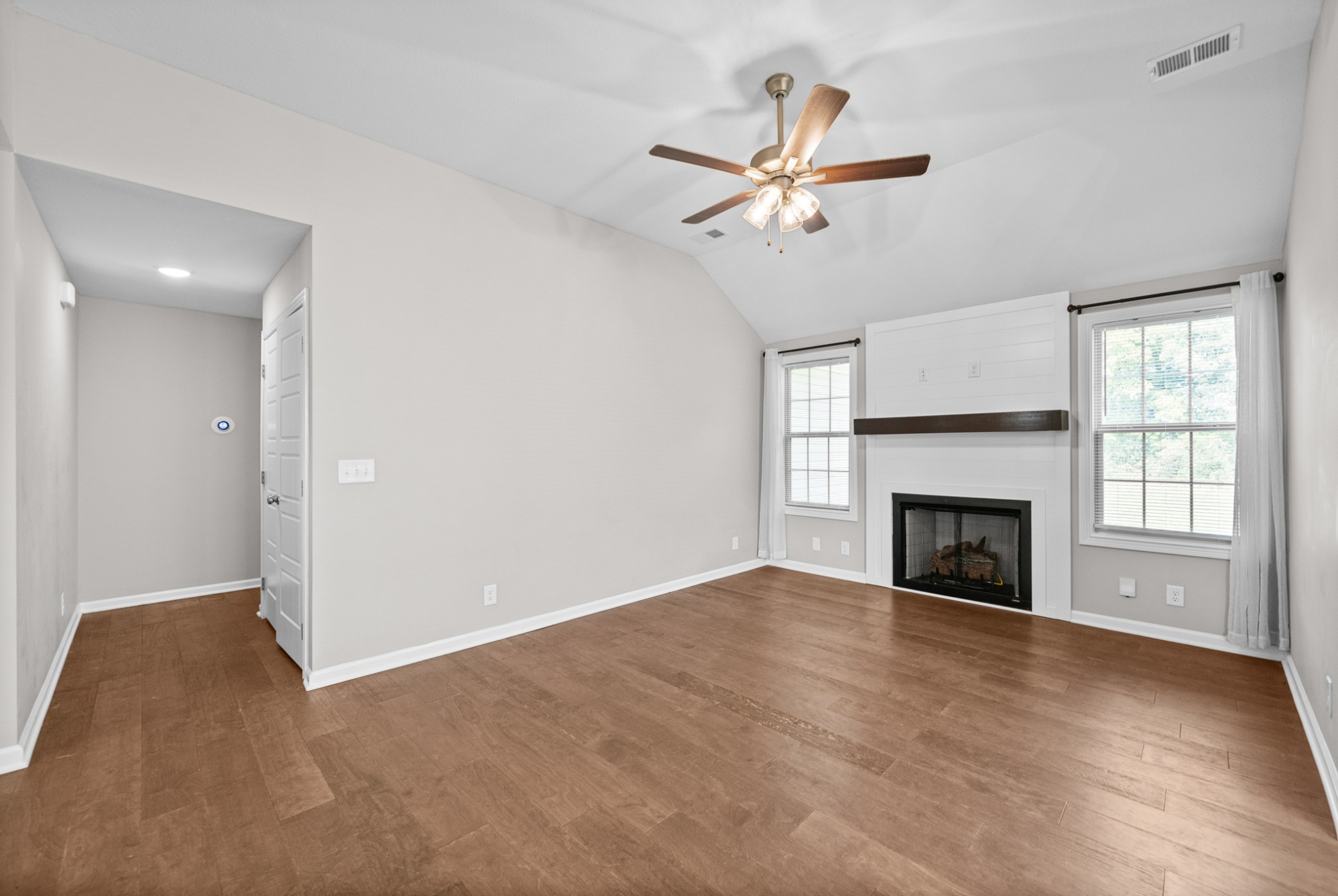 1493 Fredrick Dr Property Photo 7