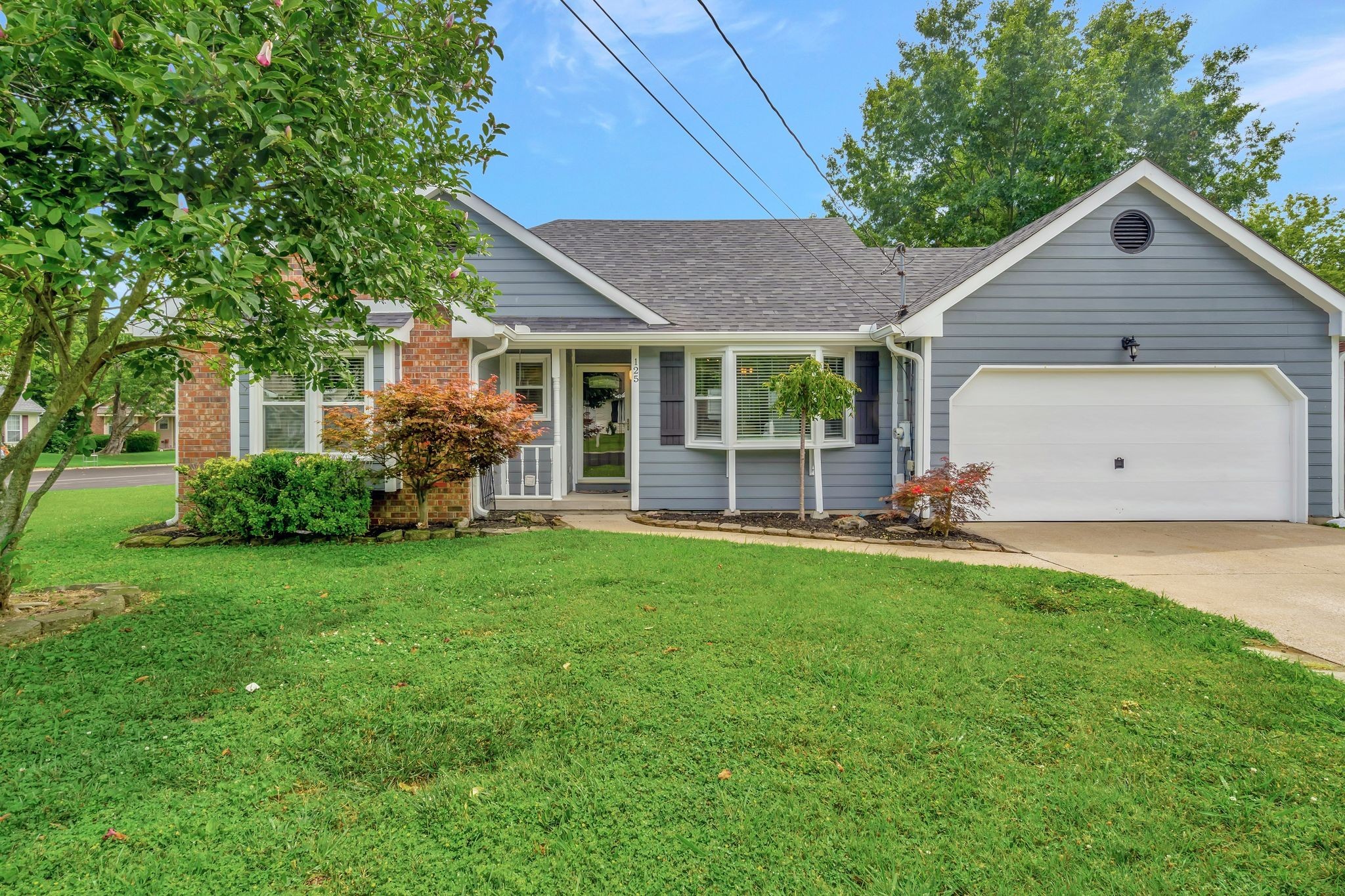 125 Agee Cir, E Property Photo 1