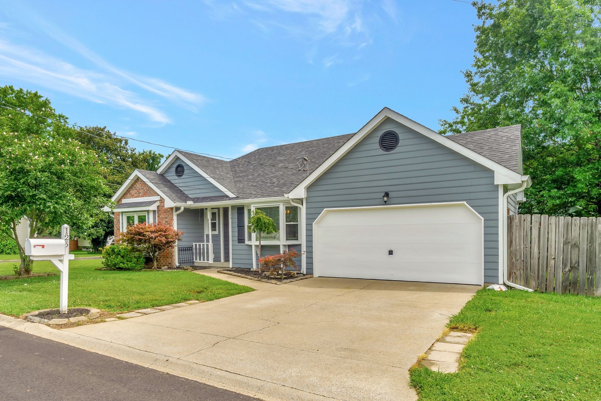 125 Agee Cir, E Property Photo 3