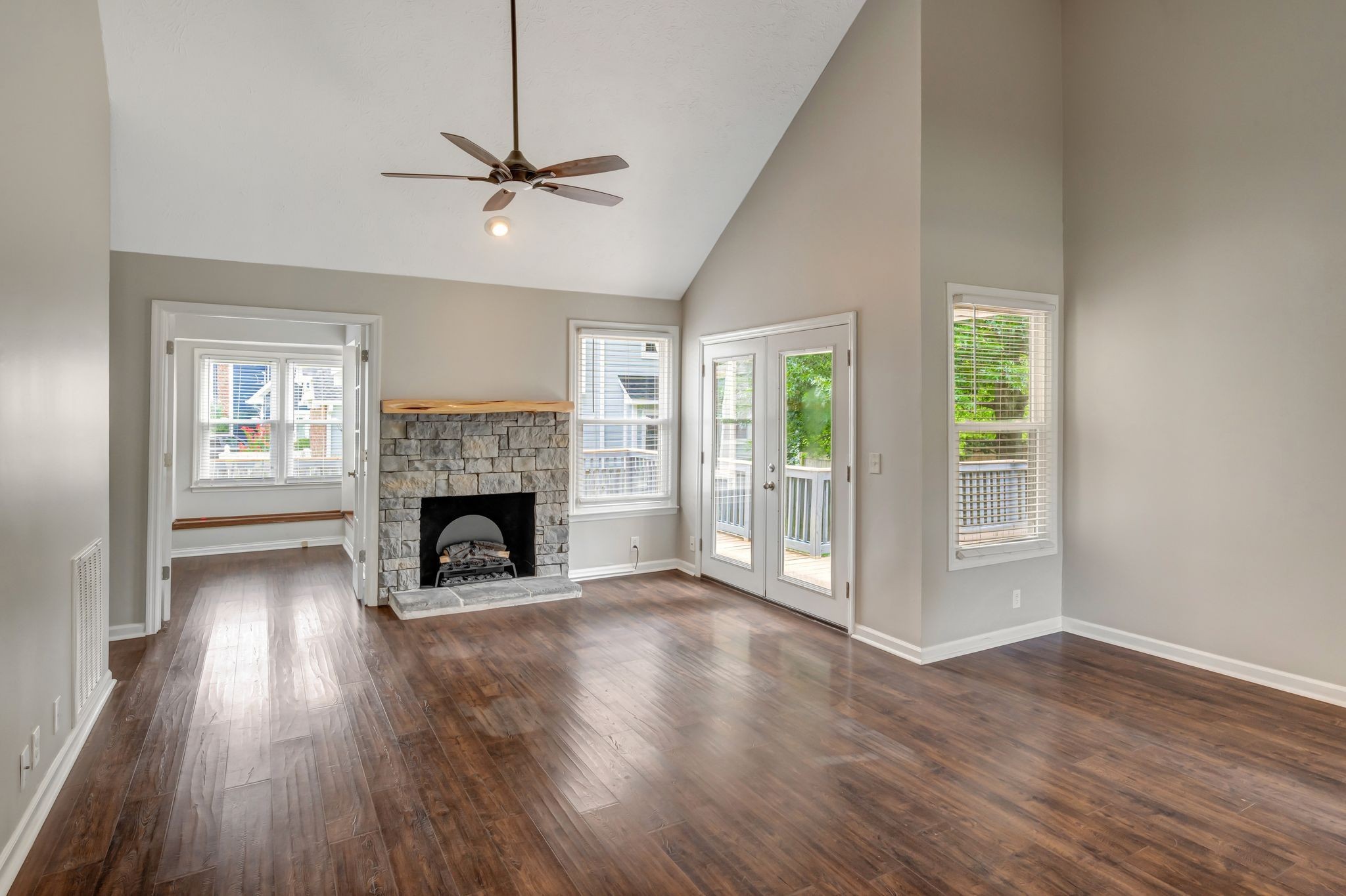 125 Agee Cir, E Property Photo 5