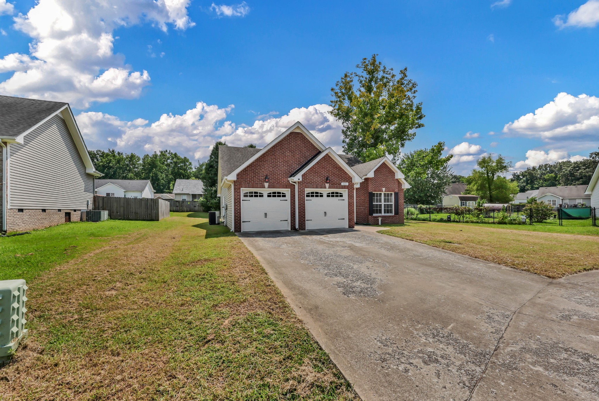 420 Chestnut Grove Way Property Photo 2