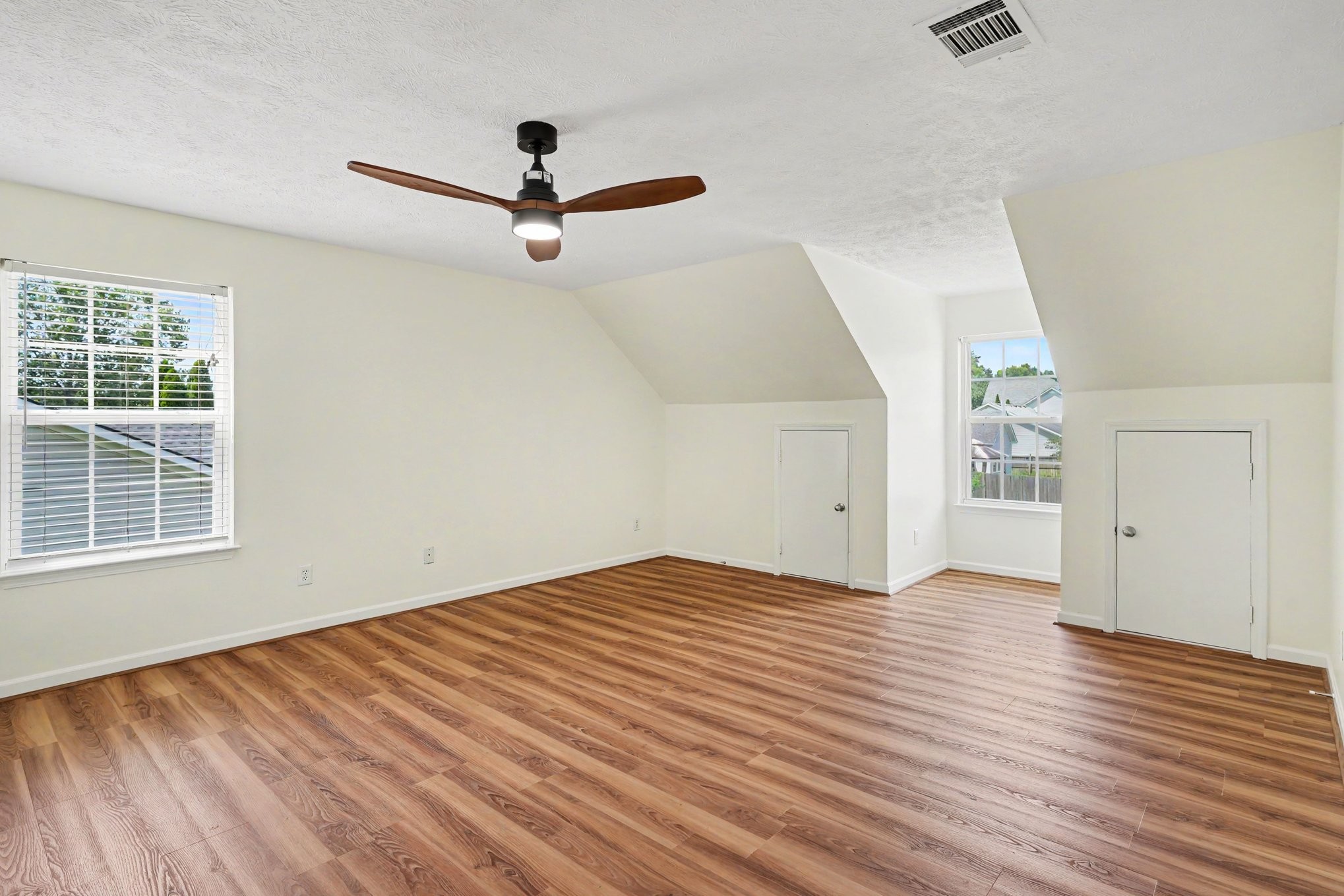 2117 Long Meadow Dr Property Photo 8
