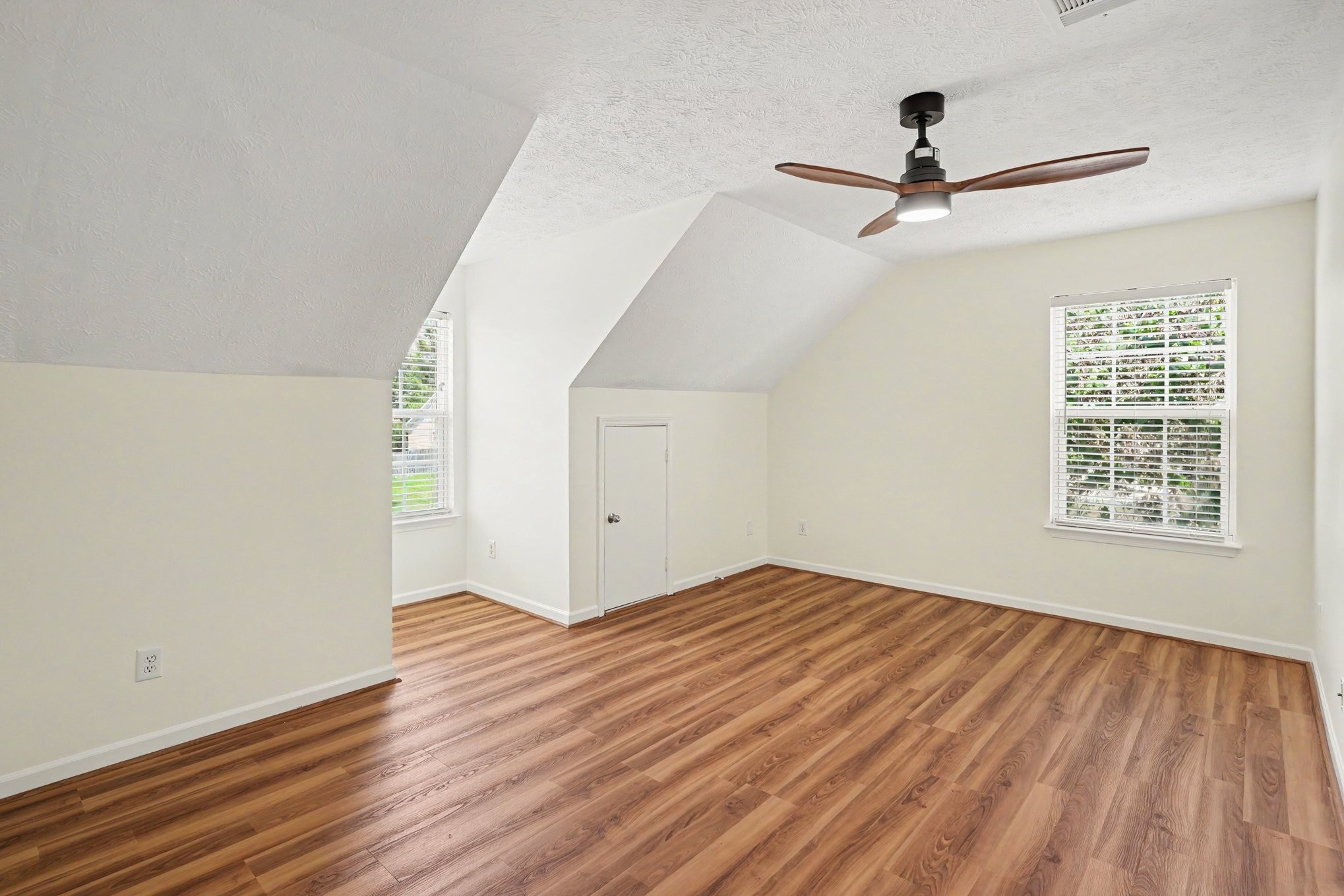 2117 Long Meadow Dr Property Photo 9